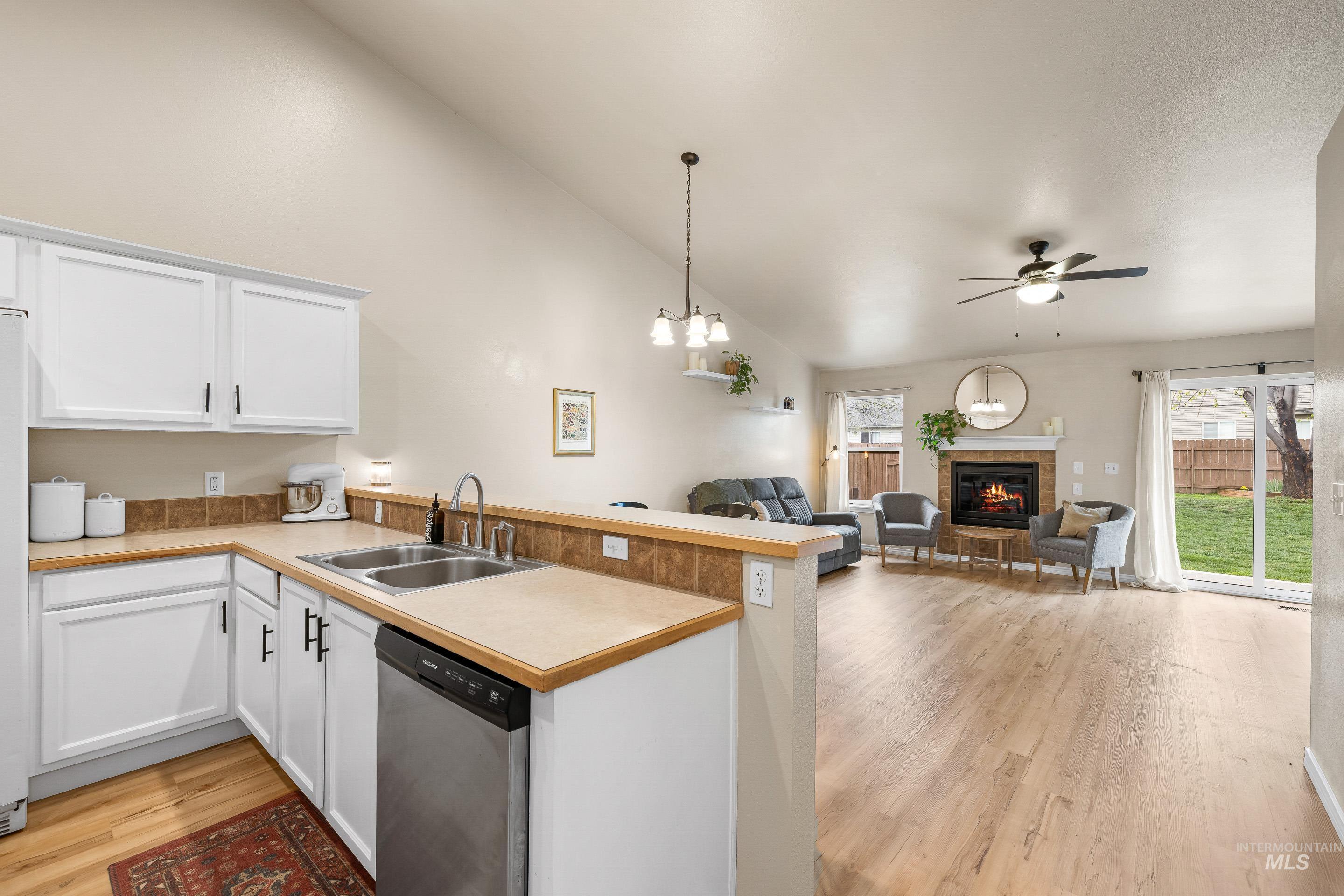 11745 W Blueberry, Nampa, Idaho 83687, 3 Bedrooms, 2 Bathrooms, Residential For Sale, Price $349,000,MLS 98980556