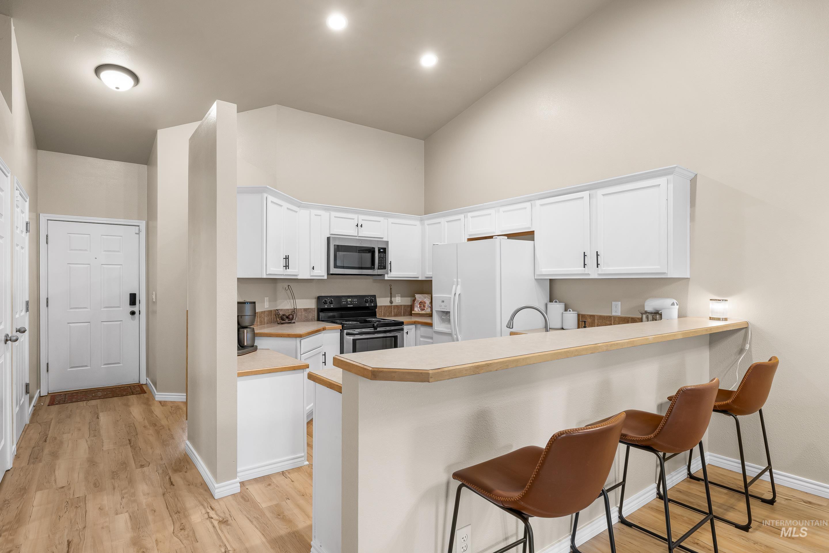 11745 W Blueberry, Nampa, Idaho 83687, 3 Bedrooms, 2 Bathrooms, Residential For Sale, Price $349,000,MLS 98980556