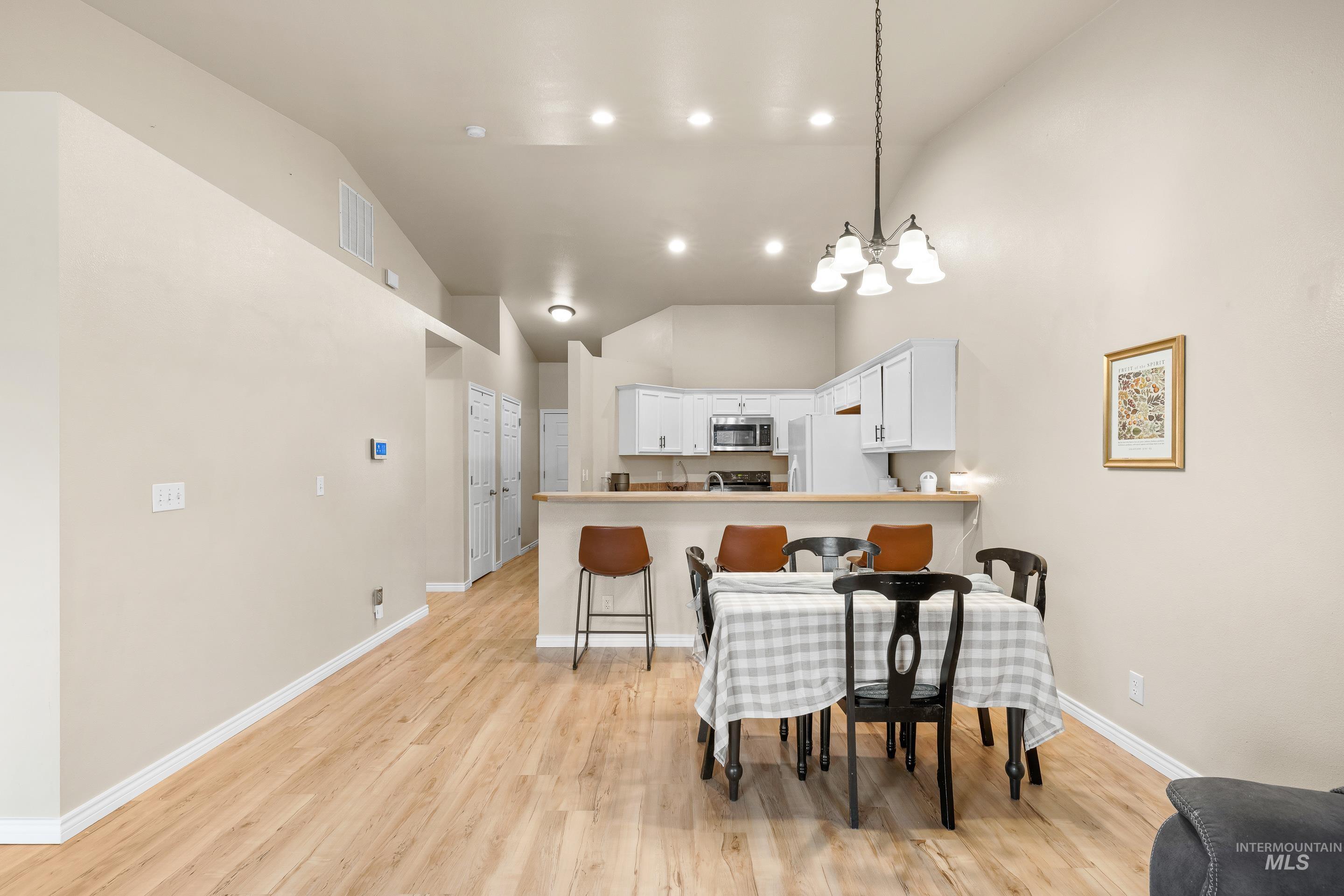 11745 W Blueberry, Nampa, Idaho 83687, 3 Bedrooms, 2 Bathrooms, Residential For Sale, Price $349,000,MLS 98980556