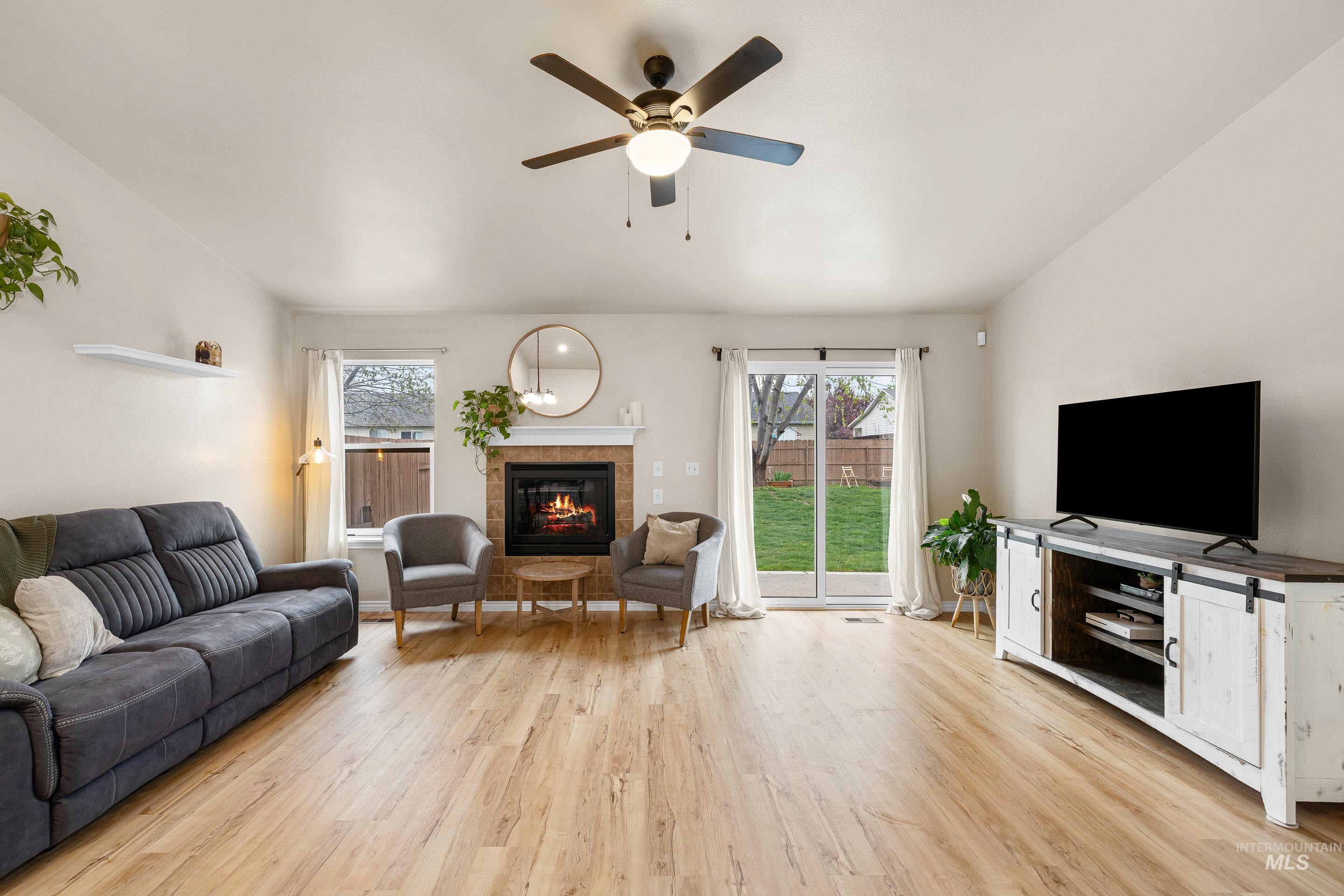 11745 W Blueberry, Nampa, Idaho 83687, 3 Bedrooms, 2 Bathrooms, Residential For Sale, Price $349,000,MLS 98980556