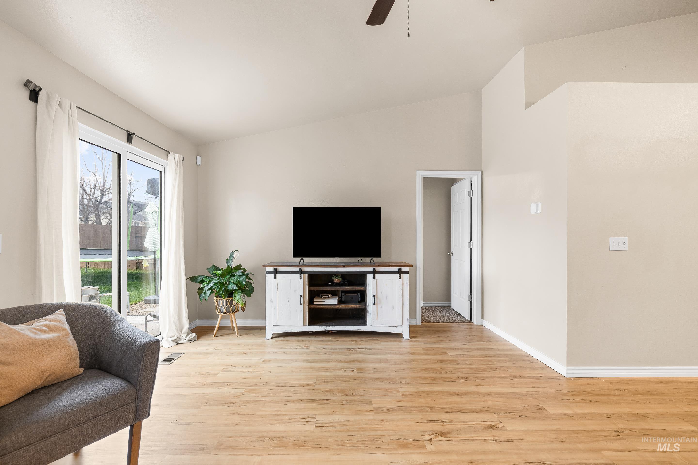 11745 W Blueberry, Nampa, Idaho 83687, 3 Bedrooms, 2 Bathrooms, Residential For Sale, Price $349,000,MLS 98980556