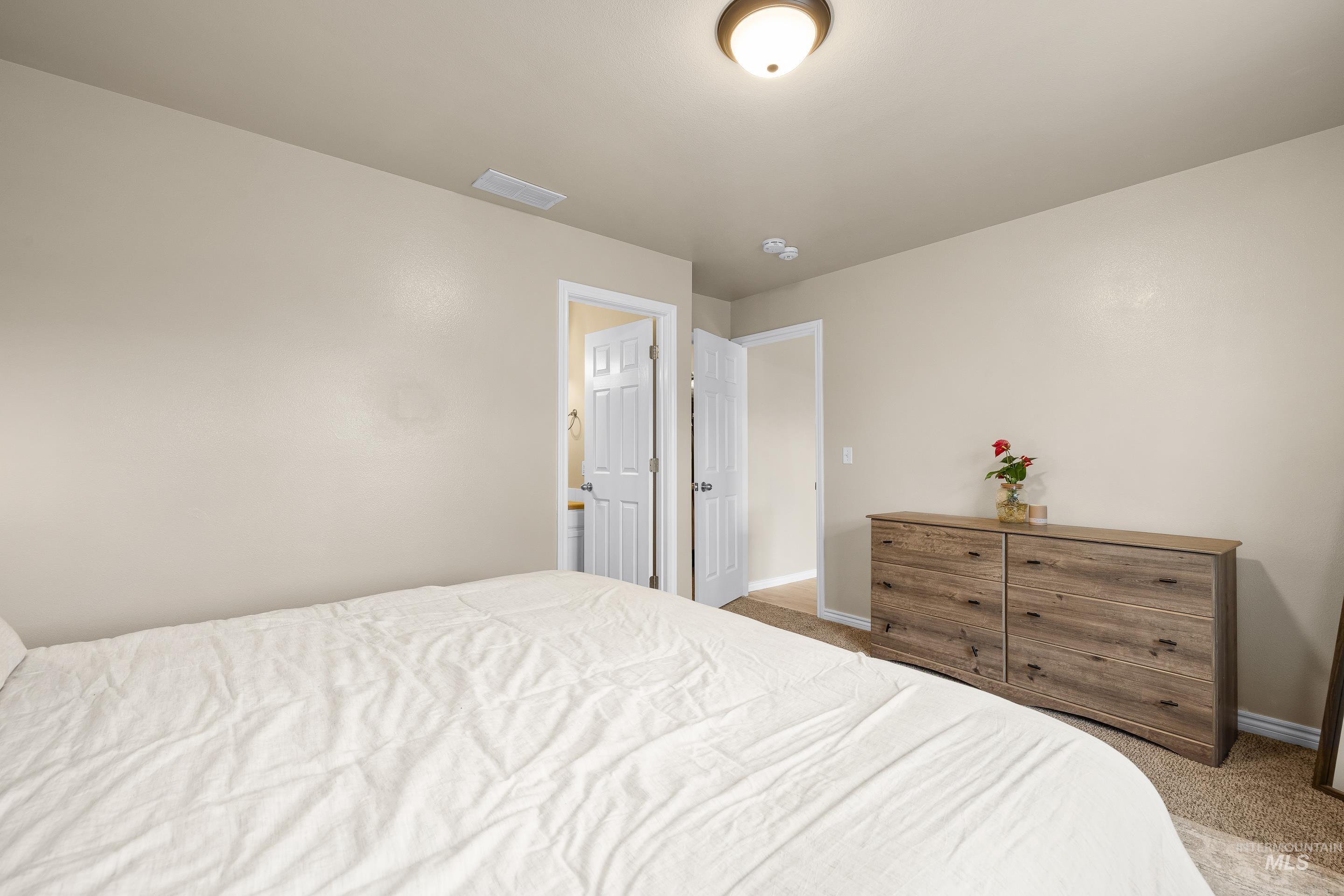 11745 W Blueberry, Nampa, Idaho 83687, 3 Bedrooms, 2 Bathrooms, Residential For Sale, Price $349,000,MLS 98980556