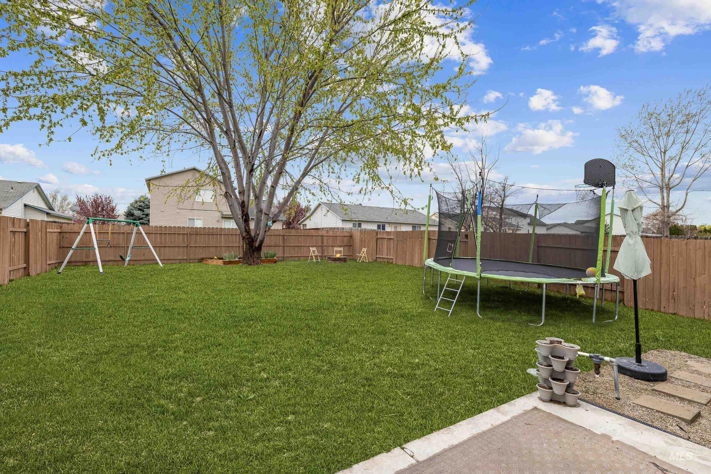 11745 W Blueberry, Nampa, Idaho 83687, 3 Bedrooms, 2 Bathrooms, Residential For Sale, Price $349,000,MLS 98980556