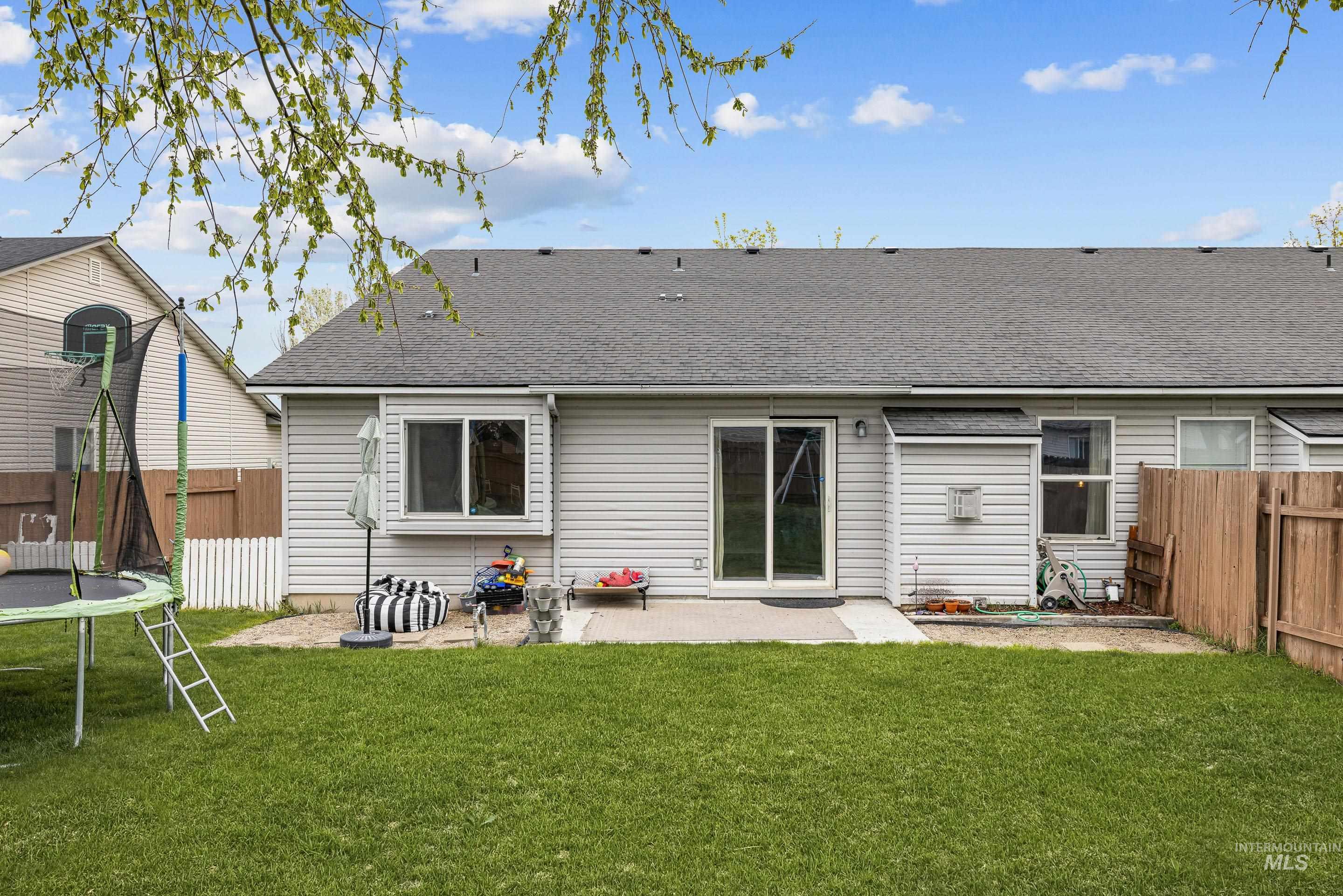 11745 W Blueberry, Nampa, Idaho 83687, 3 Bedrooms, 2 Bathrooms, Residential For Sale, Price $349,000,MLS 98980556