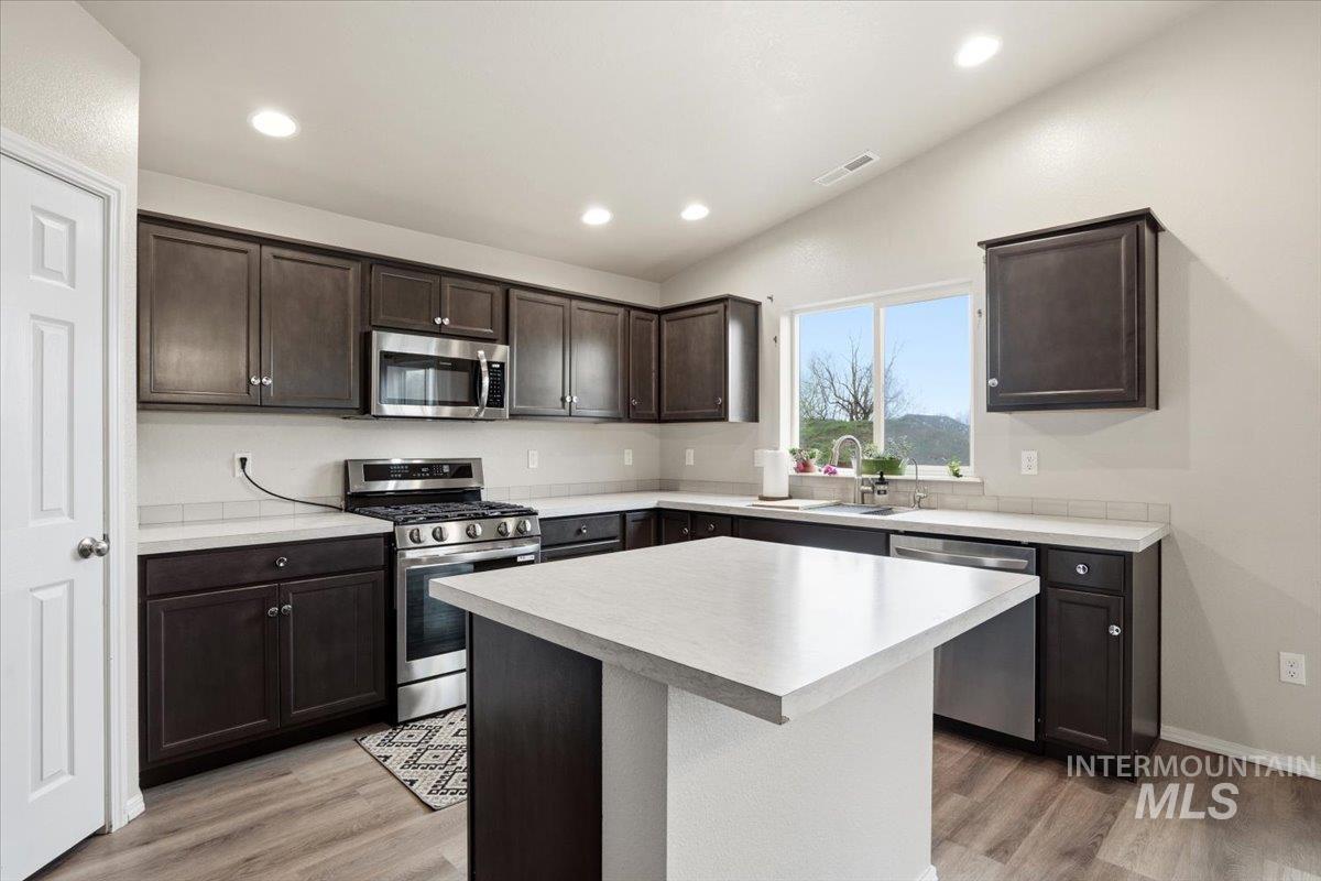 16610 Corrine Ave, Caldwell, Idaho 83607, 4 Bedrooms, 2 Bathrooms, Residential For Sale, Price $405,000,MLS 98980560