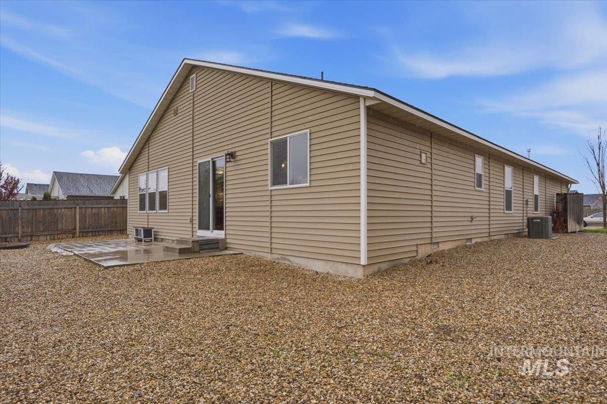 16610 Corrine Ave, Caldwell, Idaho 83607, 4 Bedrooms, 2 Bathrooms, Residential For Sale, Price $405,000,MLS 98980560