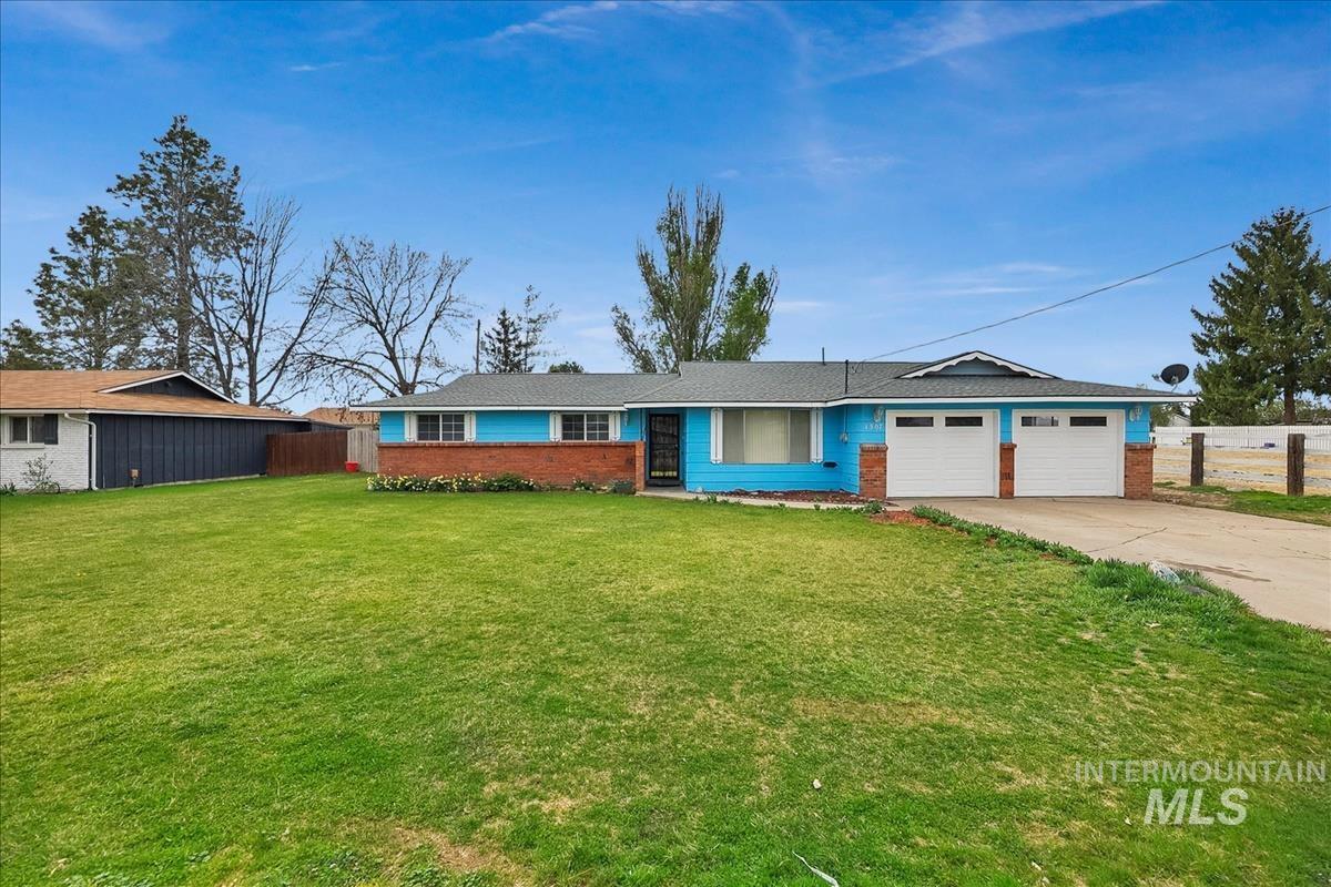 1307 Smith Ave, Nampa, Idaho 83651, 3 Bedrooms, 2 Bathrooms, Residential For Sale, Price $399,900,MLS 98980563
