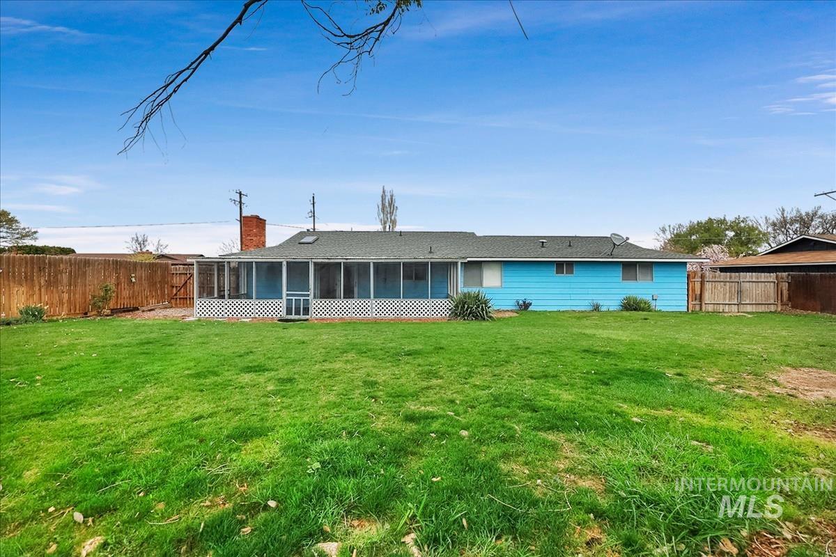 1307 Smith Ave, Nampa, Idaho 83651, 3 Bedrooms, 2 Bathrooms, Residential For Sale, Price $399,900,MLS 98980563