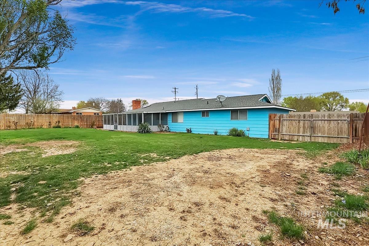 1307 Smith Ave, Nampa, Idaho 83651, 3 Bedrooms, 2 Bathrooms, Residential For Sale, Price $399,900,MLS 98980563