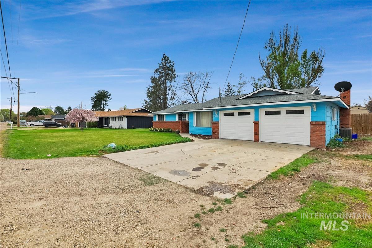 1307 Smith Ave, Nampa, Idaho 83651, 3 Bedrooms, 2 Bathrooms, Residential For Sale, Price $399,900,MLS 98980563
