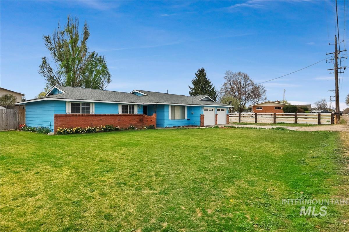 1307 Smith Ave, Nampa, Idaho 83651, 3 Bedrooms, 2 Bathrooms, Residential For Sale, Price $399,900,MLS 98980563