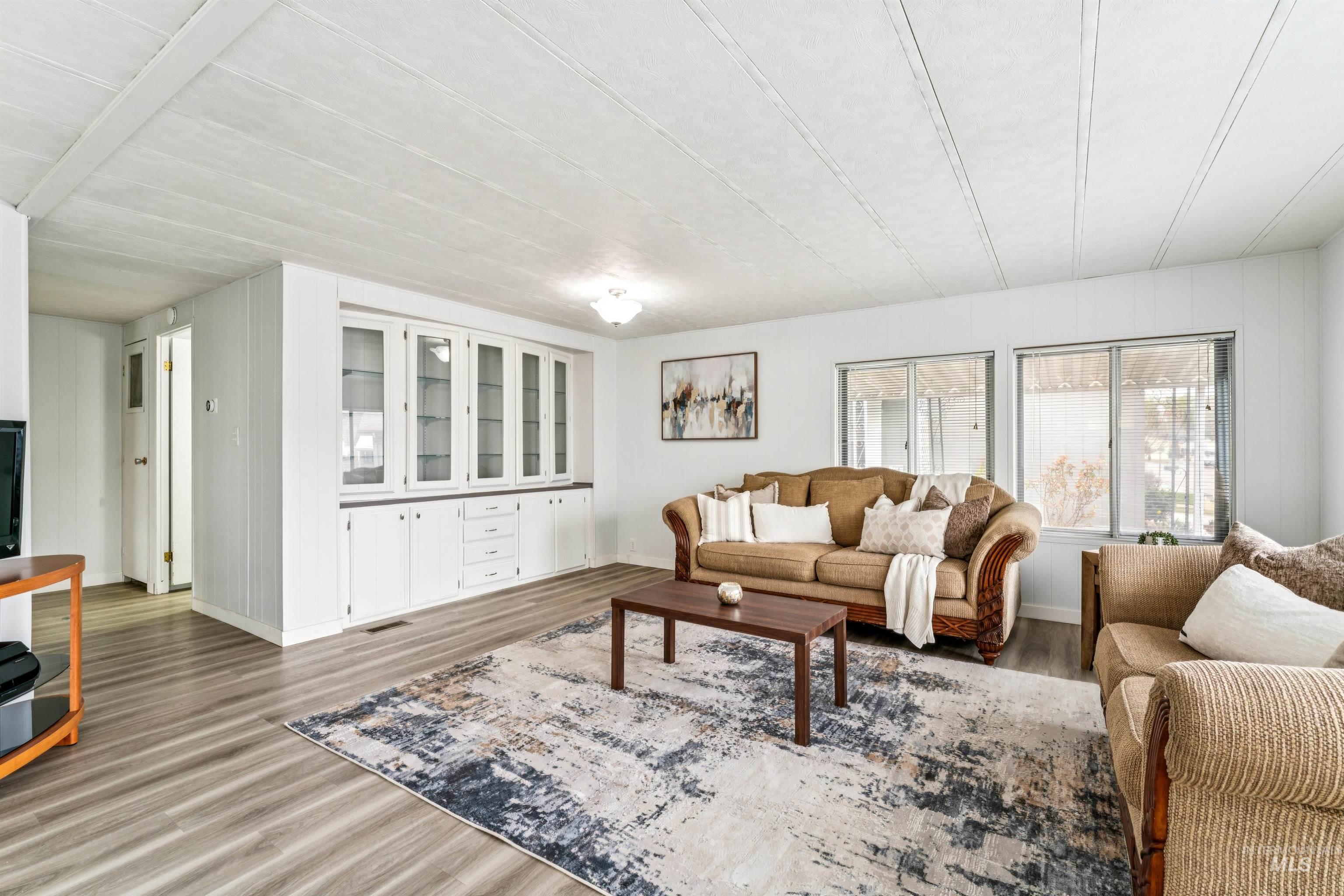 8103 W Appomattox, Boise, Idaho 83714, 3 Bedrooms, 2 Bathrooms, Residential For Sale, Price $169,900,MLS 98980567