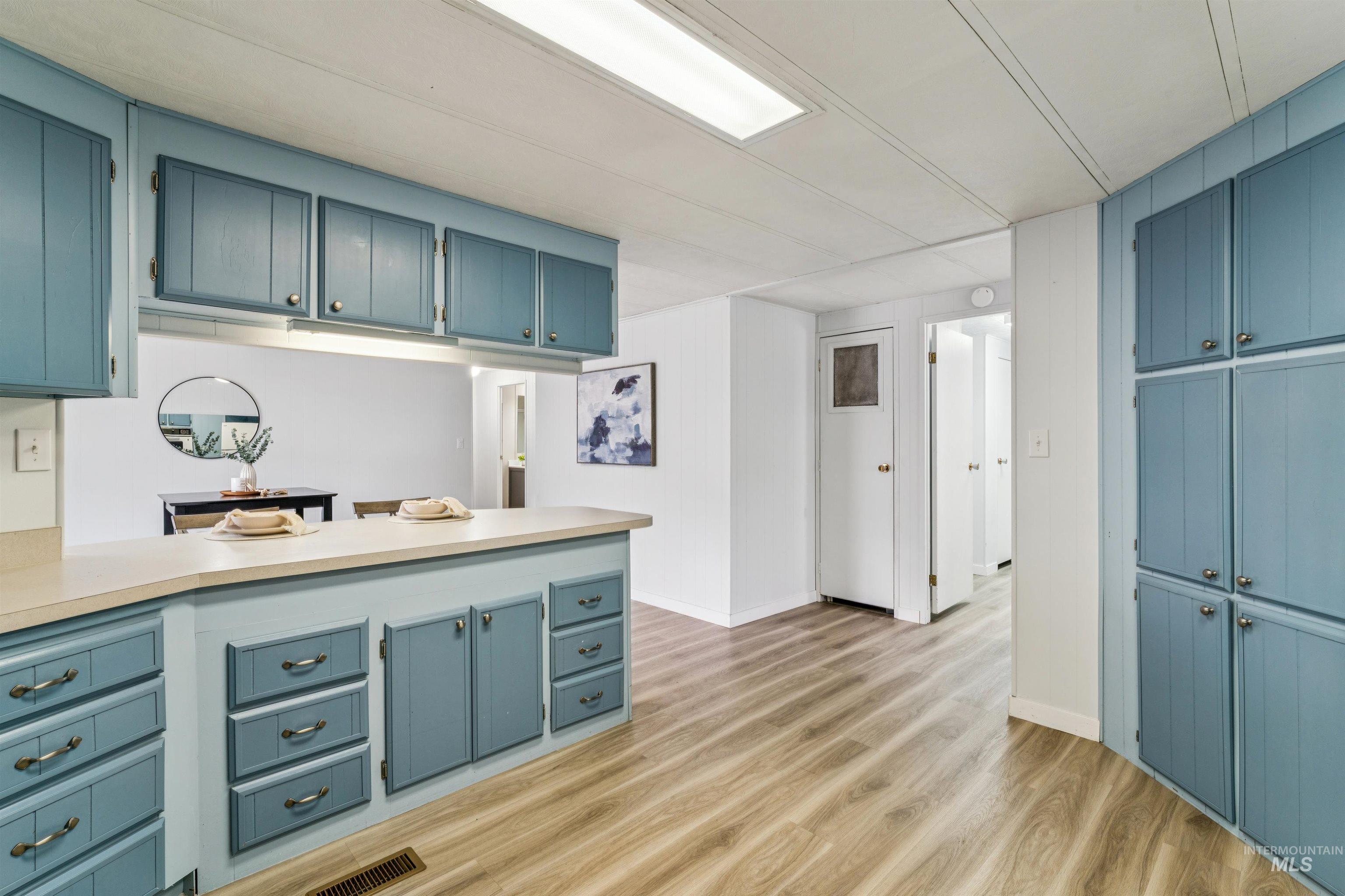 8103 W Appomattox, Boise, Idaho 83714, 3 Bedrooms, 2 Bathrooms, Residential For Sale, Price $169,900,MLS 98980567