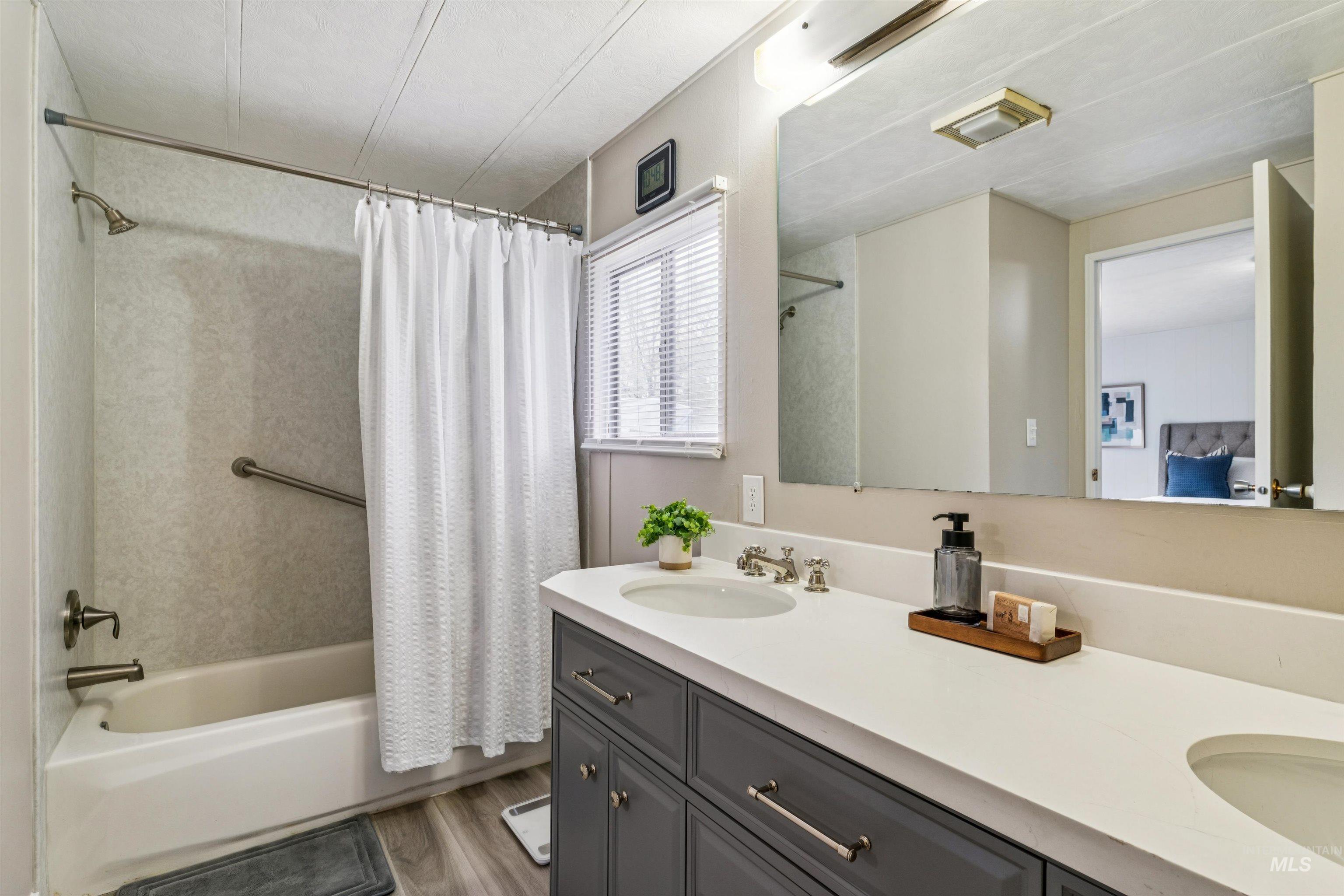 8103 W Appomattox, Boise, Idaho 83714, 3 Bedrooms, 2 Bathrooms, Residential For Sale, Price $169,900,MLS 98980567