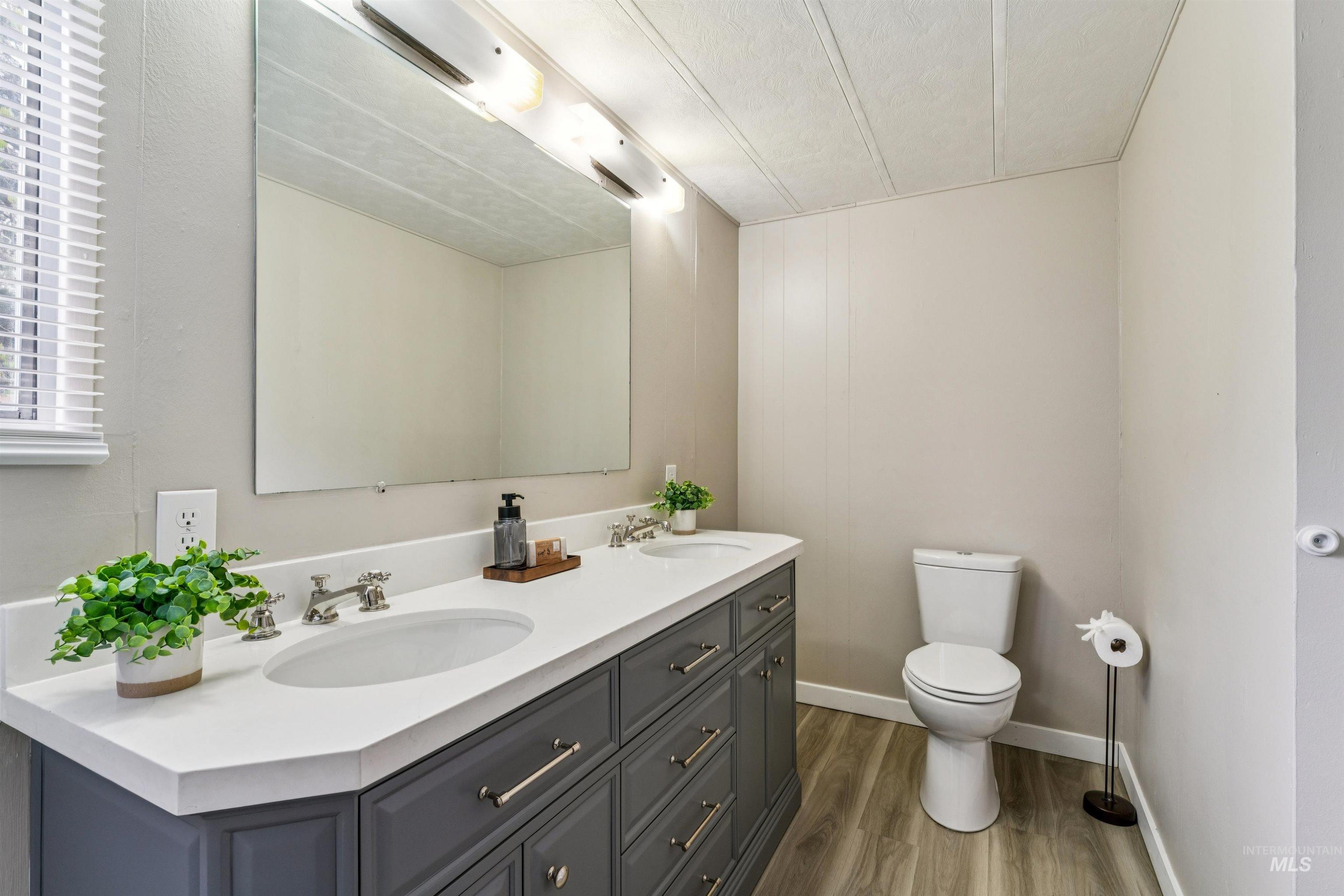 8103 W Appomattox, Boise, Idaho 83714, 3 Bedrooms, 2 Bathrooms, Residential For Sale, Price $169,900,MLS 98980567