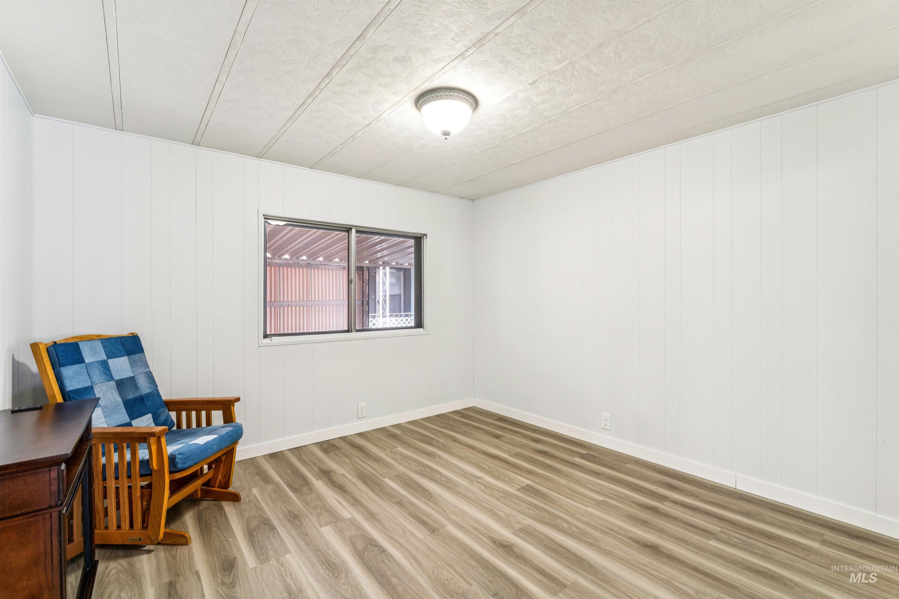 8103 W Appomattox, Boise, Idaho 83714, 3 Bedrooms, 2 Bathrooms, Residential For Sale, Price $169,900,MLS 98980567