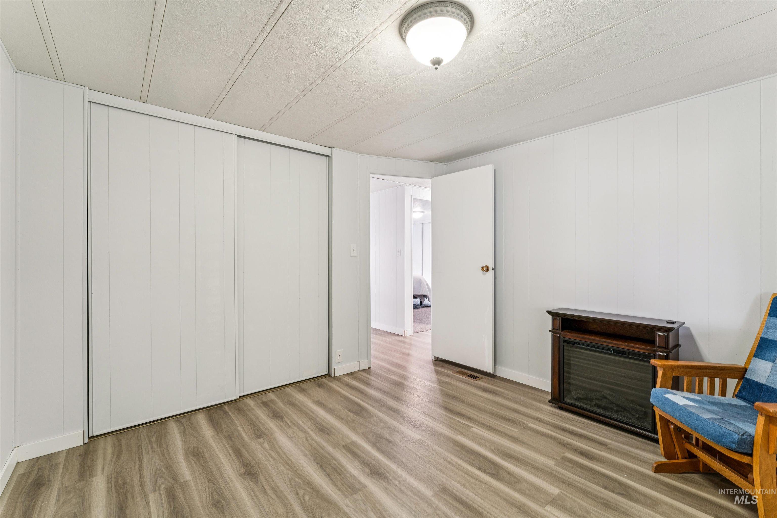 8103 W Appomattox, Boise, Idaho 83714, 3 Bedrooms, 2 Bathrooms, Residential For Sale, Price $169,900,MLS 98980567