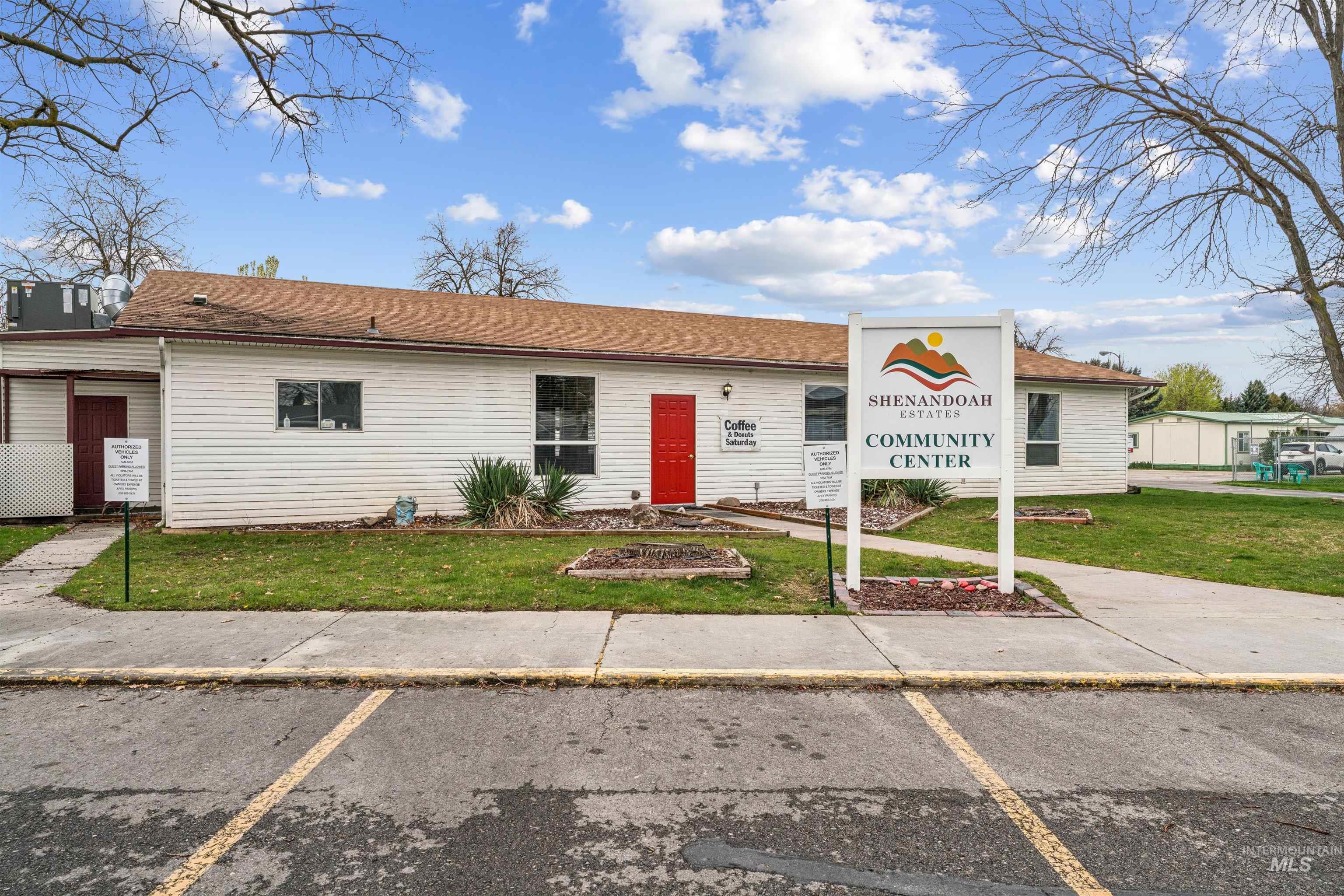 8103 W Appomattox, Boise, Idaho 83714, 3 Bedrooms, 2 Bathrooms, Residential For Sale, Price $169,900,MLS 98980567