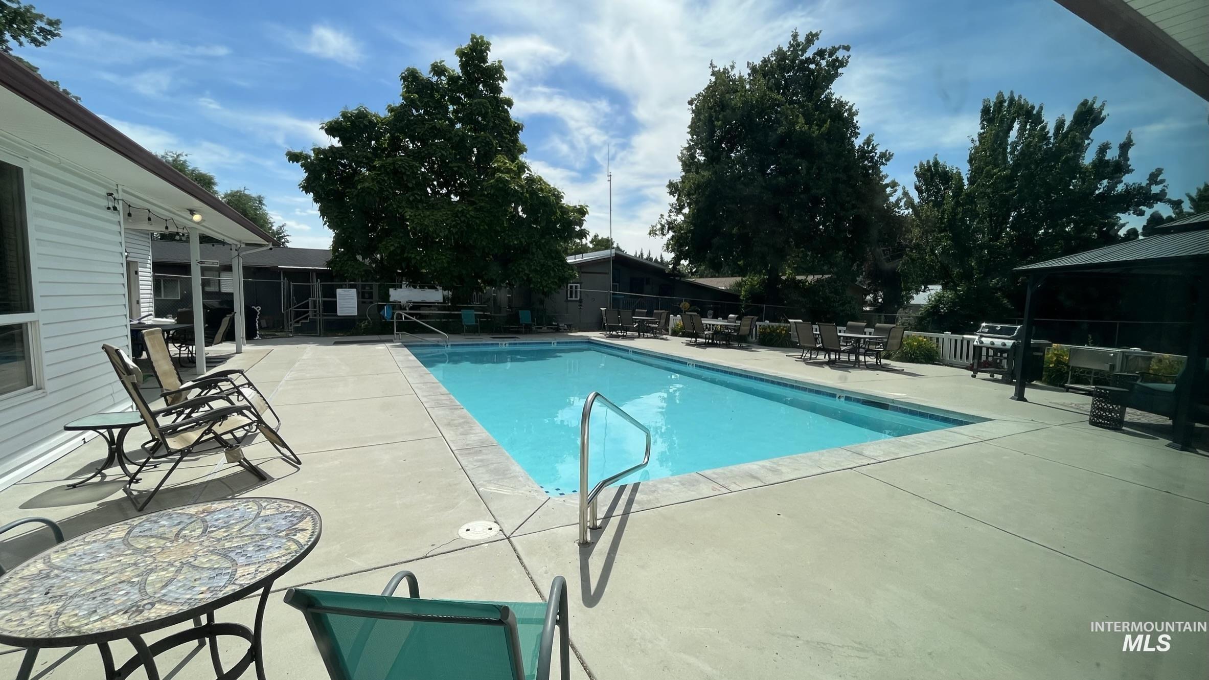 8103 W Appomattox, Boise, Idaho 83714, 3 Bedrooms, 2 Bathrooms, Residential For Sale, Price $169,900,MLS 98980567