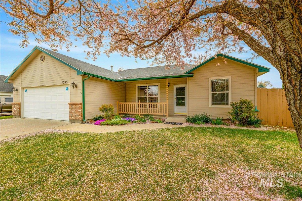 7395 Bridgeport Dr, Nampa, Idaho 83687, 3 Bedrooms, 2 Bathrooms, Residential For Sale, Price $374,900, 98980569
