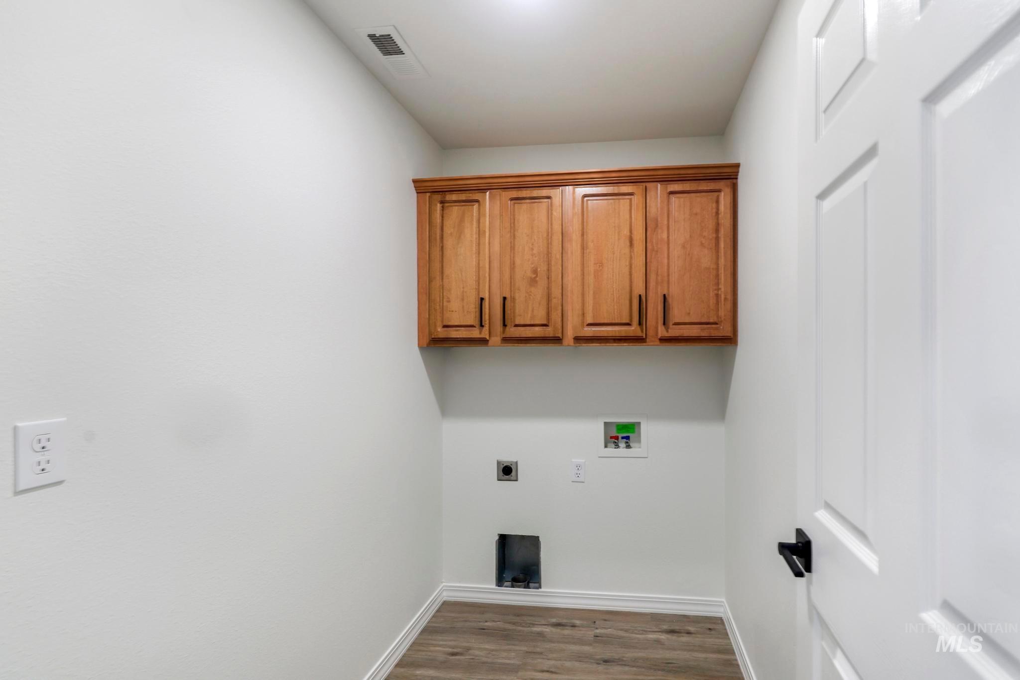 517 13th Ave West, Jerome, Idaho 83338, 3 Bedrooms, 2 Bathrooms, Residential For Sale, Price $385,000, 98980571