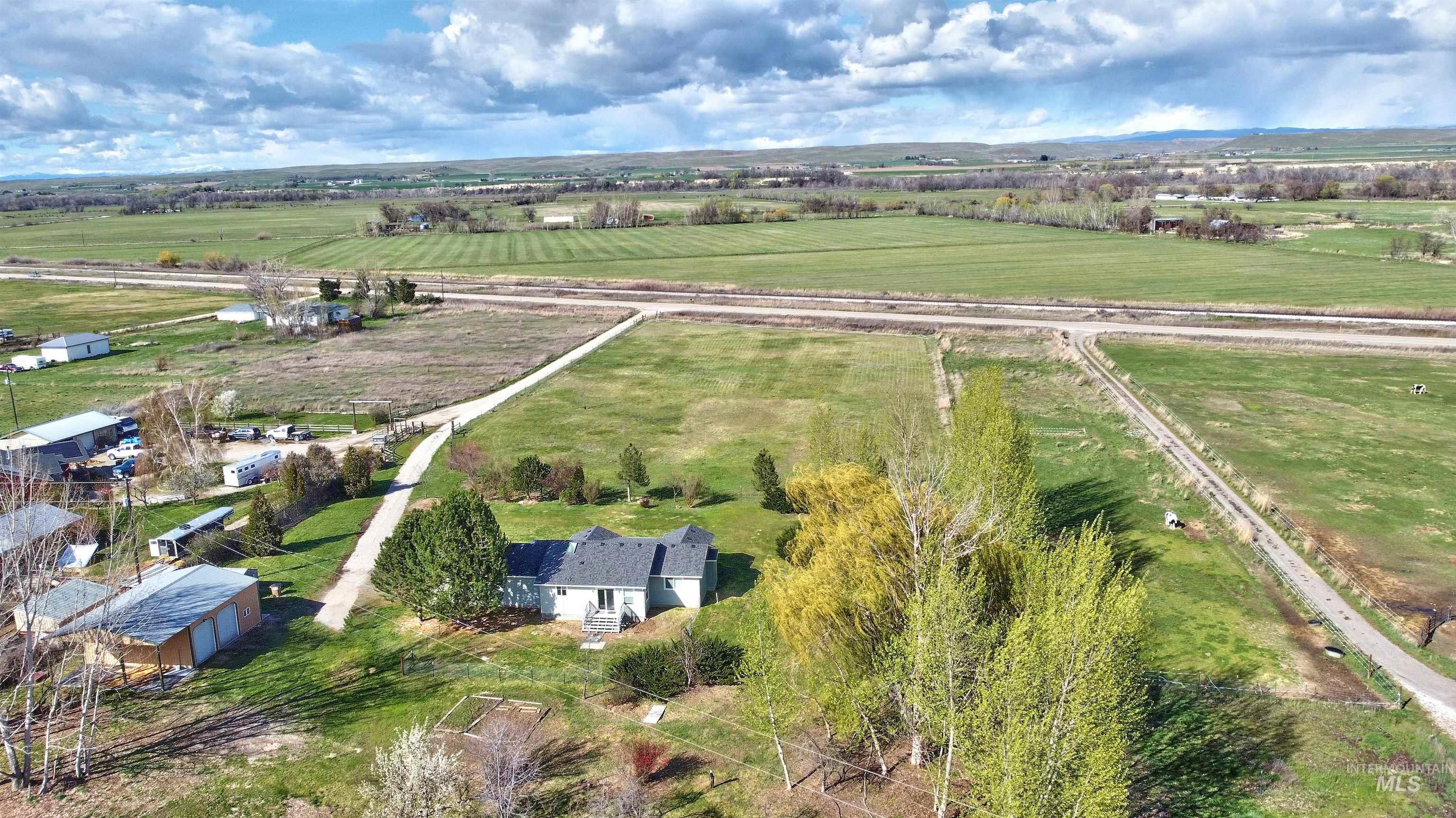 9451 W HWY 52, Emmett, Idaho 83617, 3 Bedrooms, 2 Bathrooms, Residential For Sale, Price $685,000, 98980572
