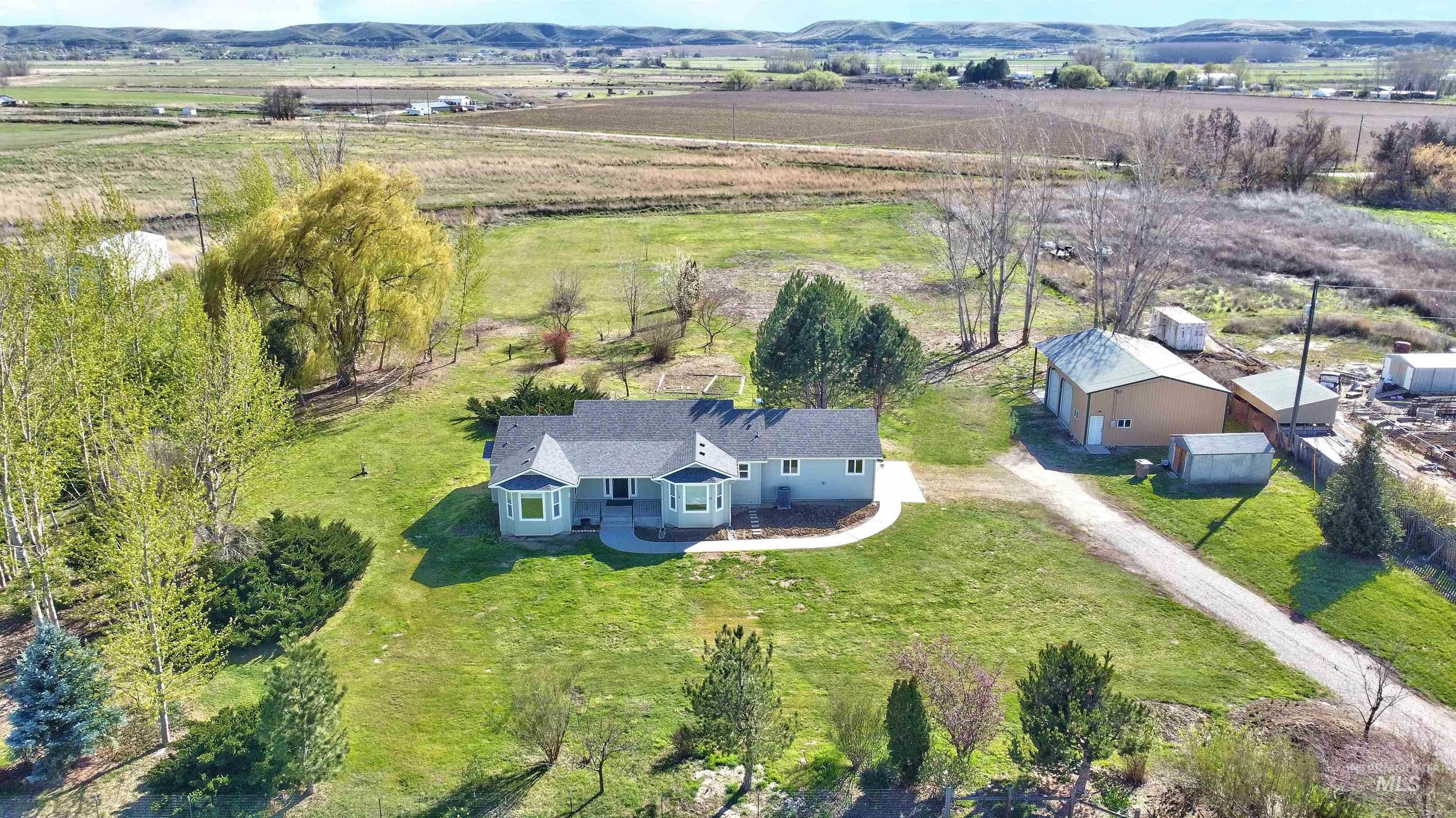 9451 W HWY 52, Emmett, Idaho 83617, 3 Bedrooms, 2 Bathrooms, Residential For Sale, Price $700,000, 98980572