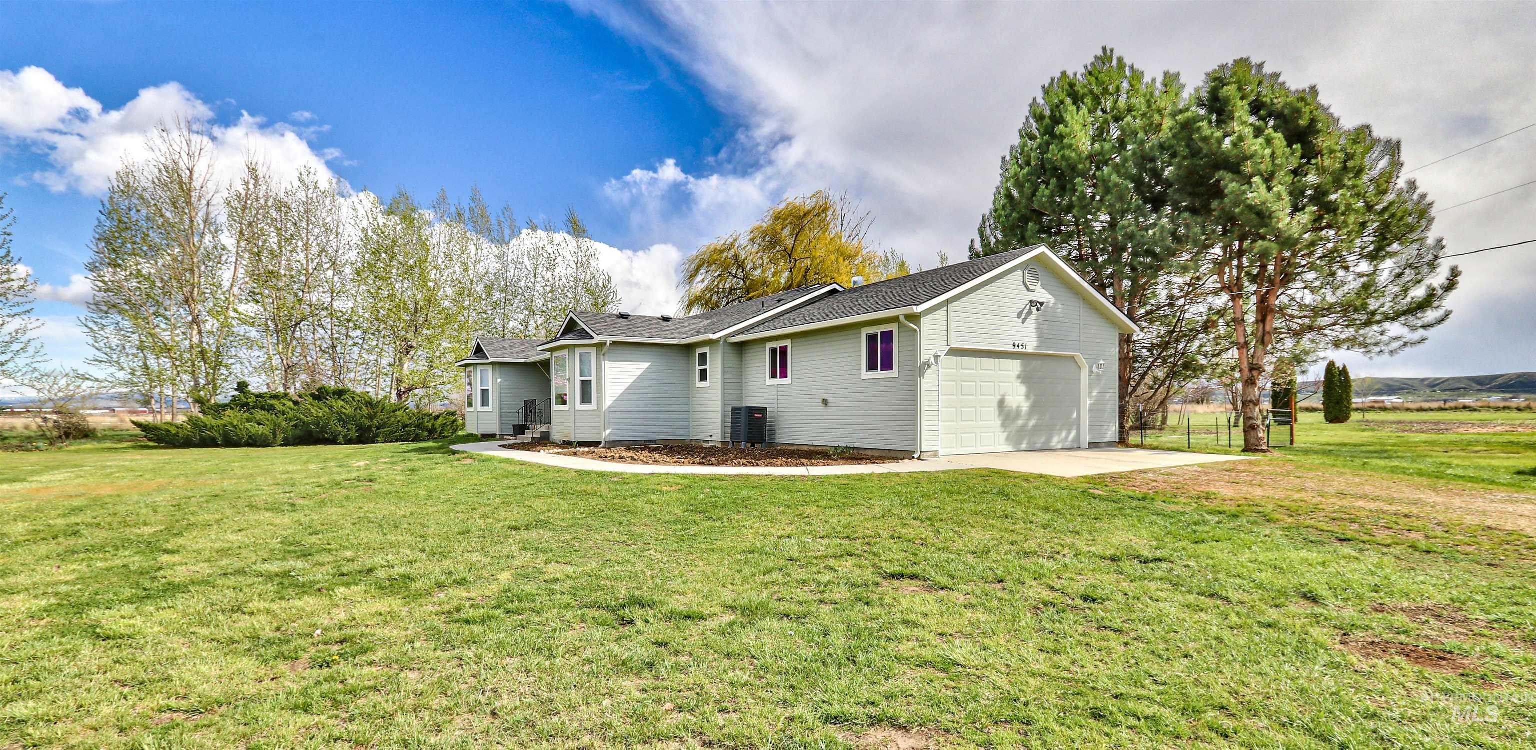 9451 W HWY 52, Emmett, Idaho 83617, 3 Bedrooms, 2 Bathrooms, Residential For Sale, Price $700,000, 98980572