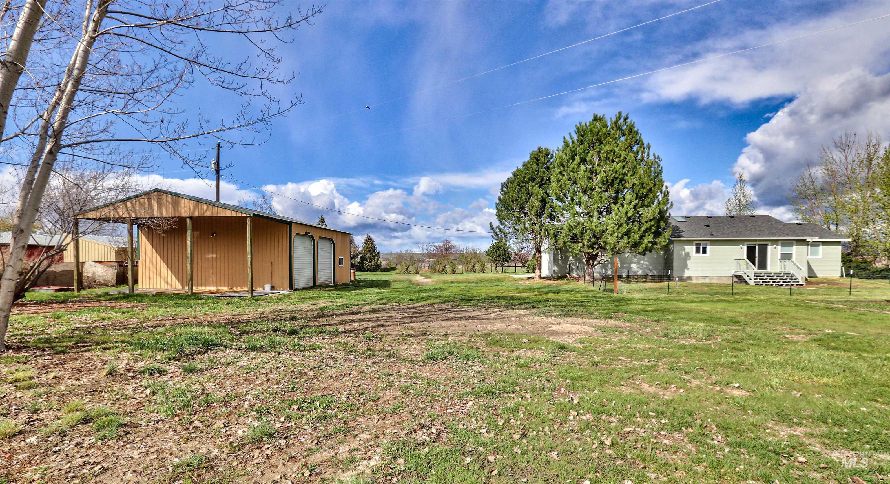 9451 W HWY 52, Emmett, Idaho 83617, 3 Bedrooms, 2 Bathrooms, Residential For Sale, Price $700,000, 98980572