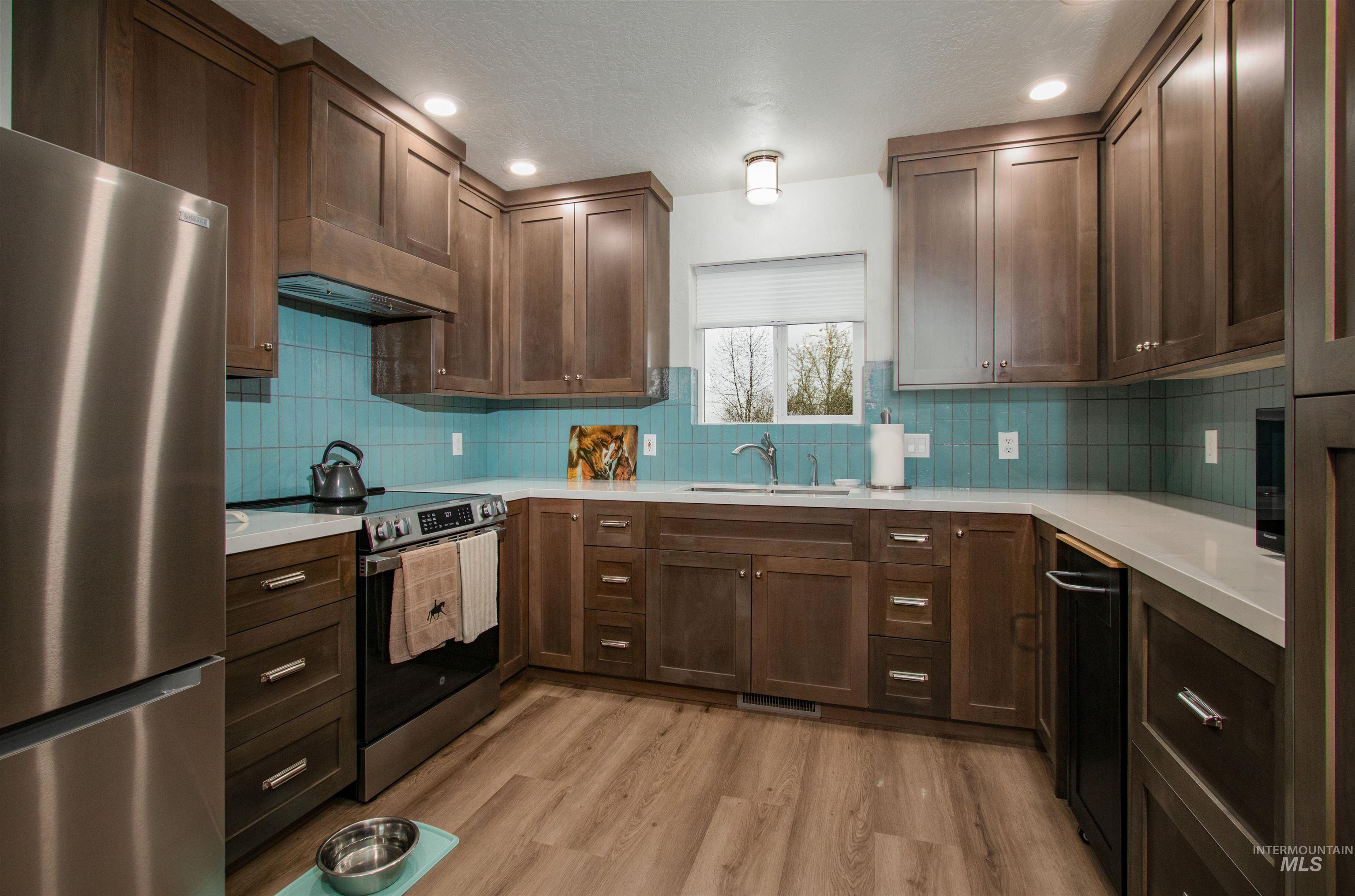 9451 W HWY 52, Emmett, Idaho 83617, 3 Bedrooms, 2 Bathrooms, Residential For Sale, Price $700,000, 98980572