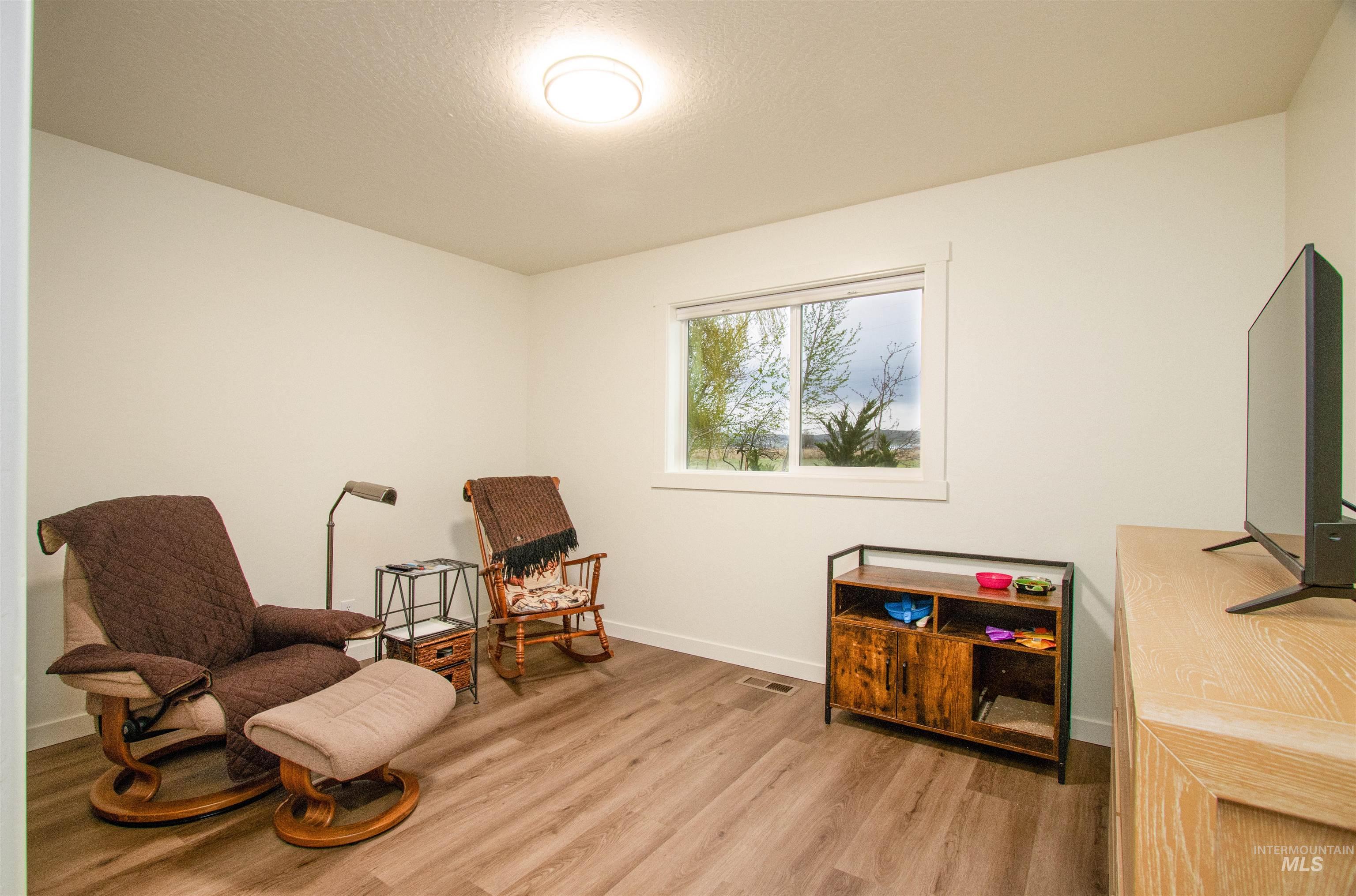 9451 W HWY 52, Emmett, Idaho 83617, 3 Bedrooms, 2 Bathrooms, Residential For Sale, Price $700,000, 98980572