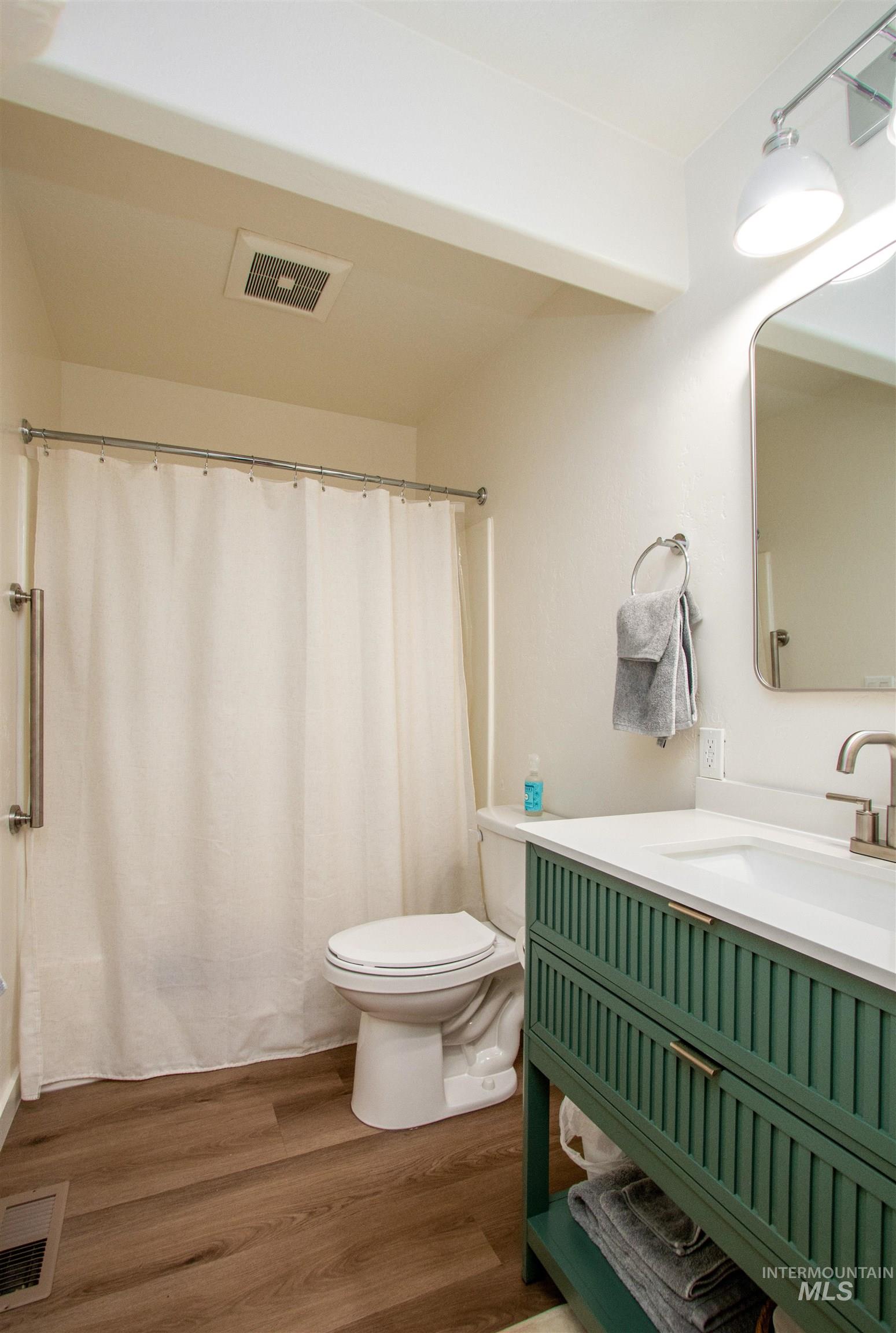 9451 W HWY 52, Emmett, Idaho 83617, 3 Bedrooms, 2 Bathrooms, Residential For Sale, Price $700,000, 98980572