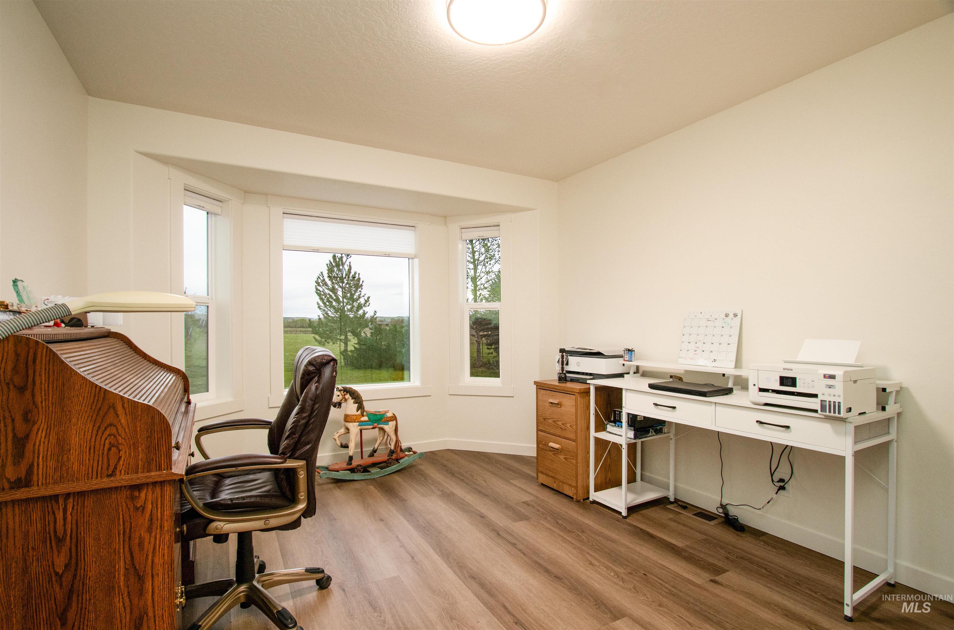 9451 W HWY 52, Emmett, Idaho 83617, 3 Bedrooms, 2 Bathrooms, Residential For Sale, Price $700,000, 98980572