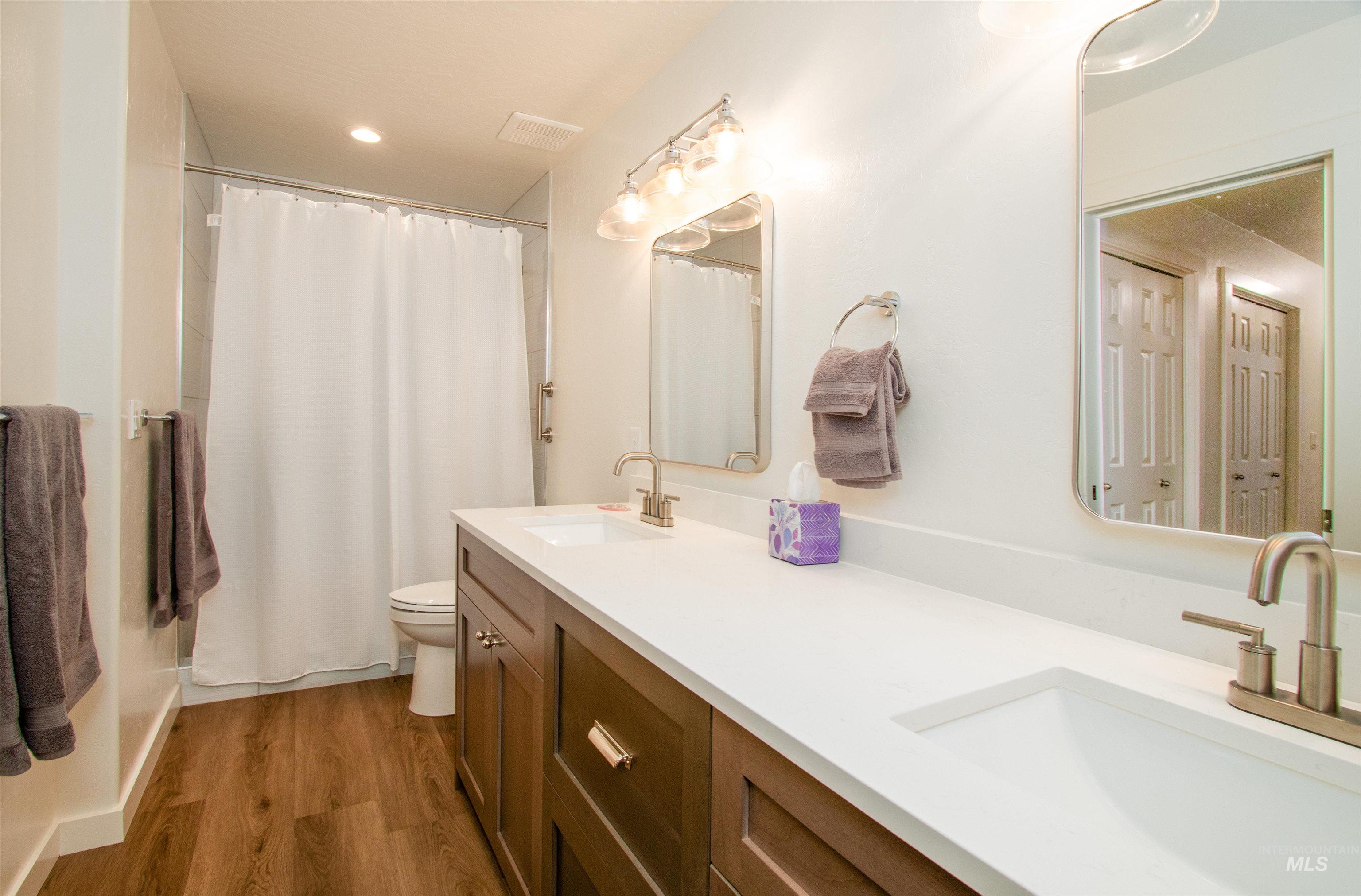 9451 W HWY 52, Emmett, Idaho 83617, 3 Bedrooms, 2 Bathrooms, Residential For Sale, Price $700,000, 98980572