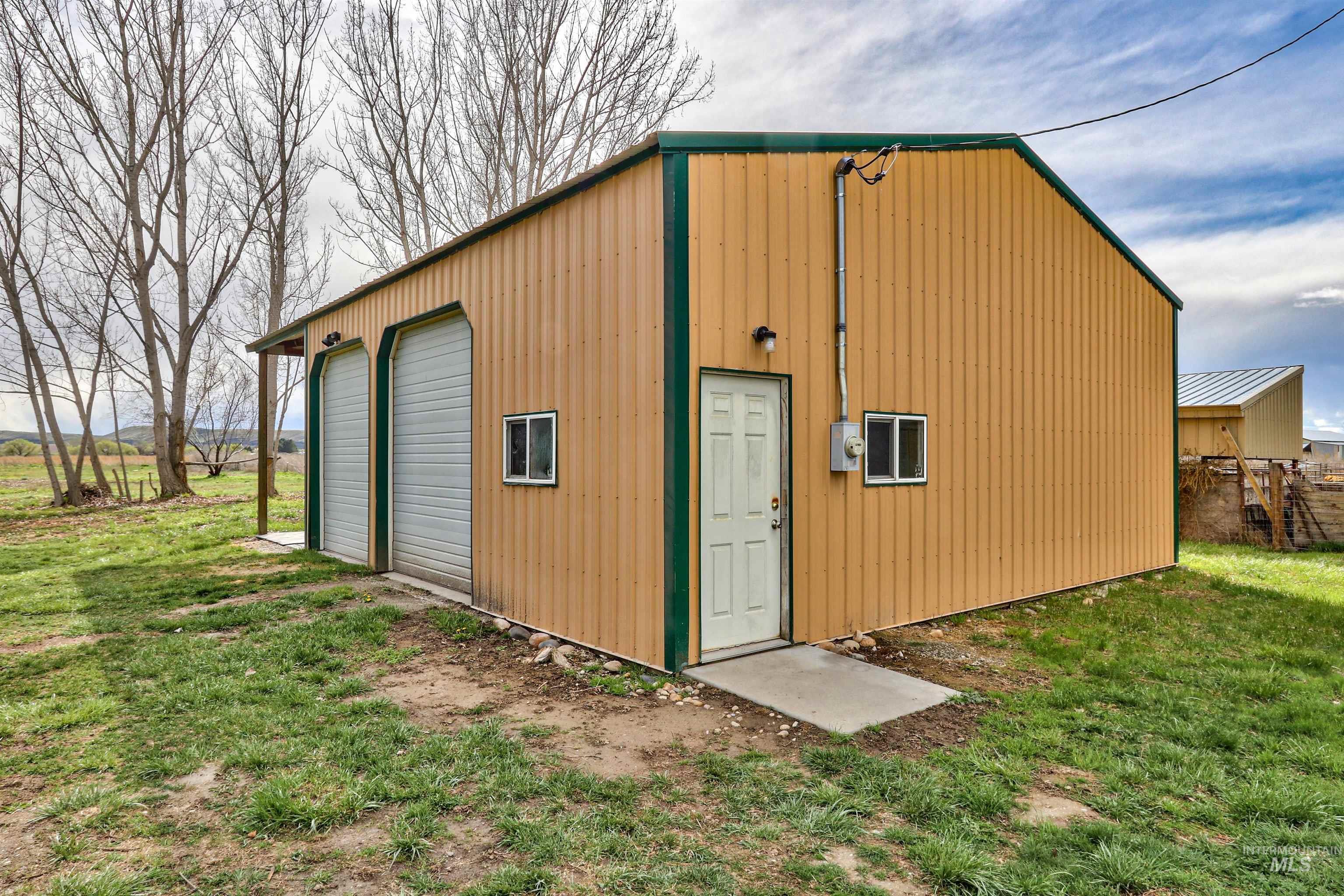 9451 W HWY 52, Emmett, Idaho 83617, 3 Bedrooms, 2 Bathrooms, Residential For Sale, Price $685,000, 98980572