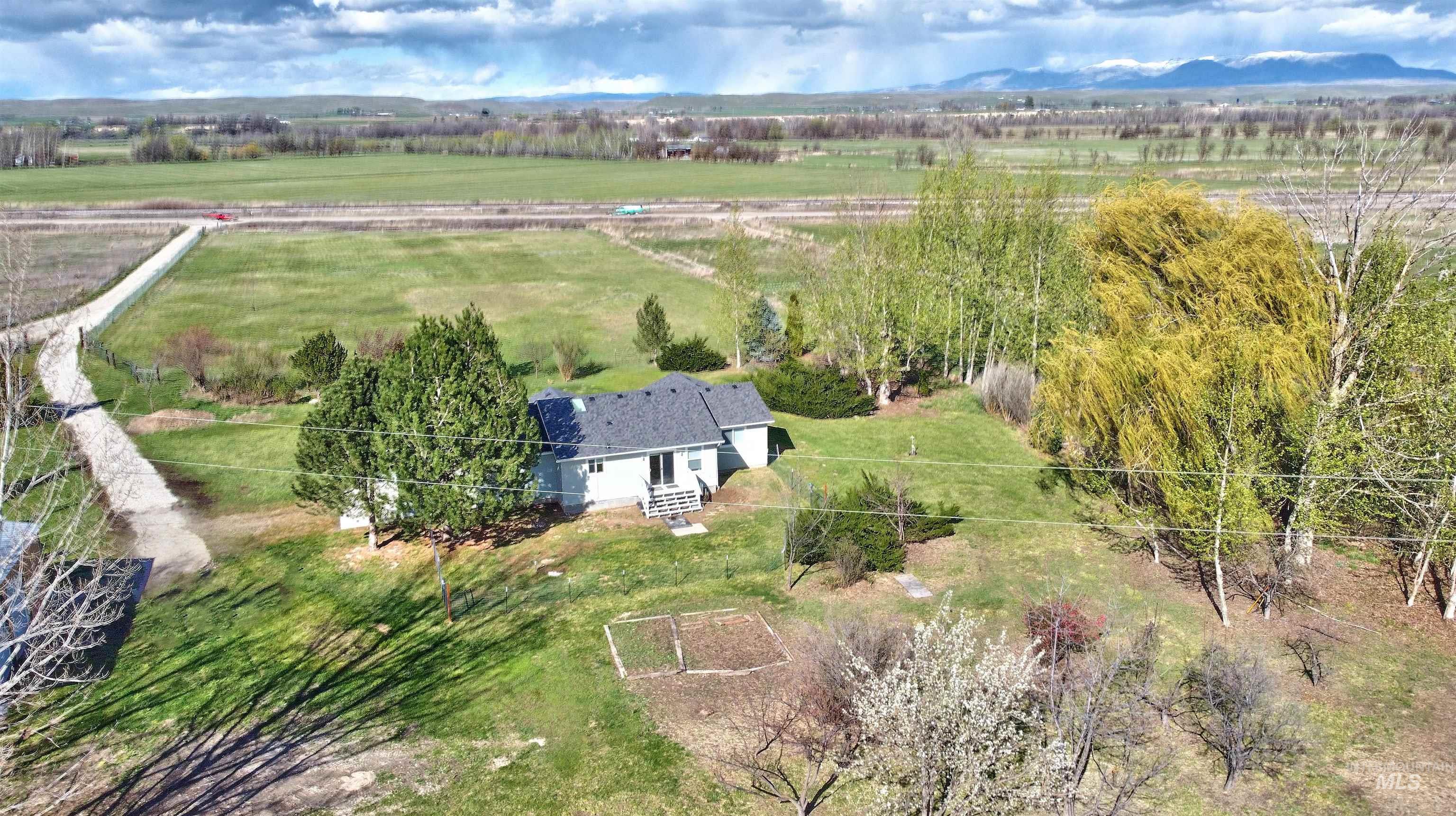 9451 W HWY 52, Emmett, Idaho 83617, 3 Bedrooms, 2 Bathrooms, Residential For Sale, Price $700,000, 98980572