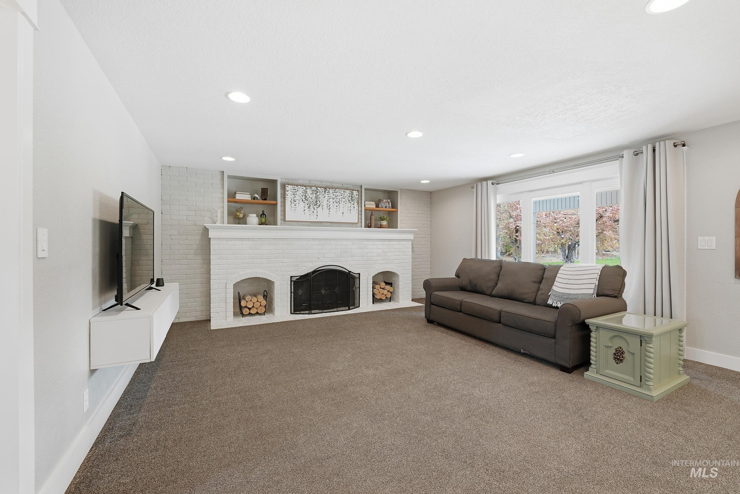 8811 Victory Rd, Boise, Idaho 83709, 5 Bedrooms, 3 Bathrooms, Residential For Sale, Price $879,900, 98980573