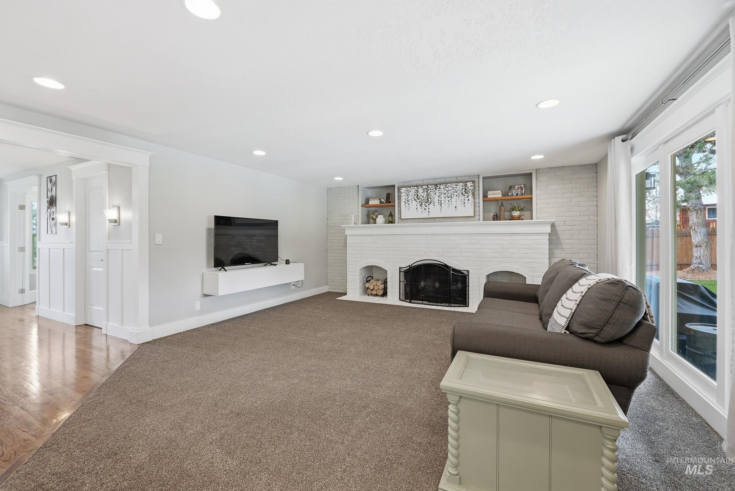 8811 Victory Rd, Boise, Idaho 83709, 5 Bedrooms, 3 Bathrooms, Residential For Sale, Price $879,900, 98980573