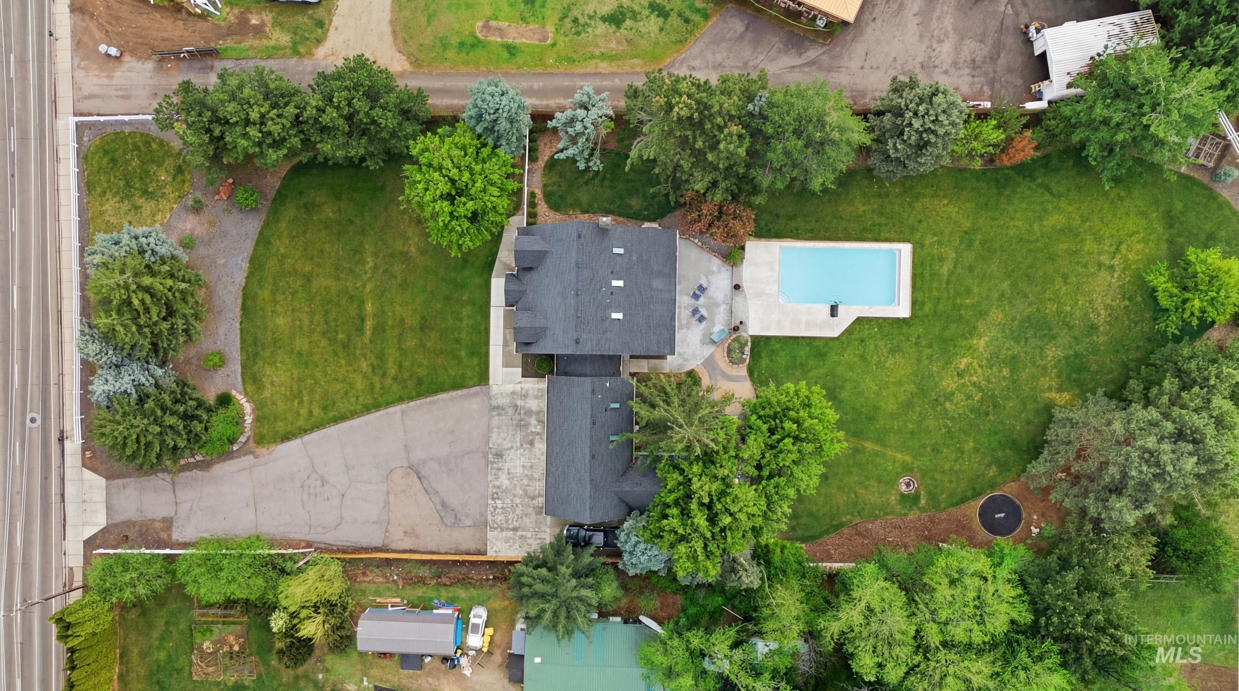 8811 Victory Rd, Boise, Idaho 83709, 5 Bedrooms, 3 Bathrooms, Residential For Sale, Price $879,900, 98980573