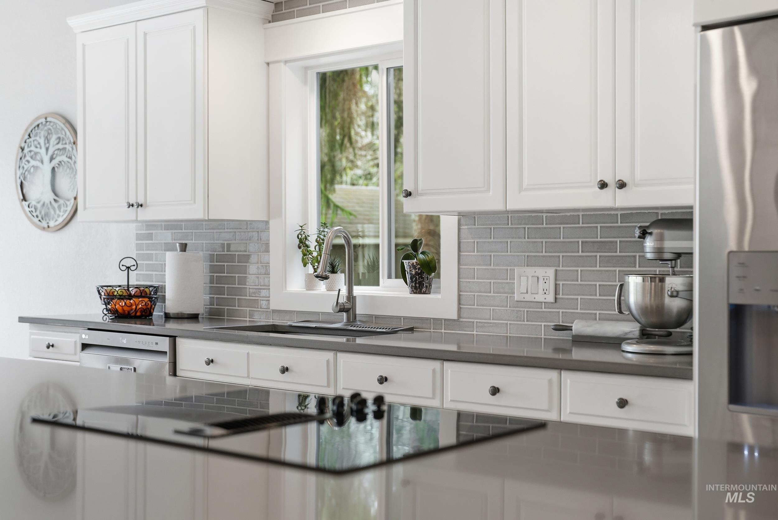 8811 Victory Rd, Boise, Idaho 83709, 5 Bedrooms, 3 Bathrooms, Residential For Sale, Price $879,900, 98980573