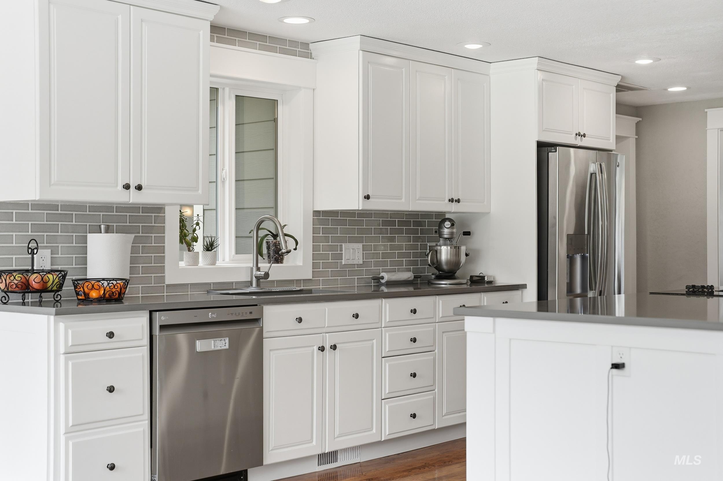 8811 Victory Rd, Boise, Idaho 83709, 5 Bedrooms, 3 Bathrooms, Residential For Sale, Price $879,900, 98980573