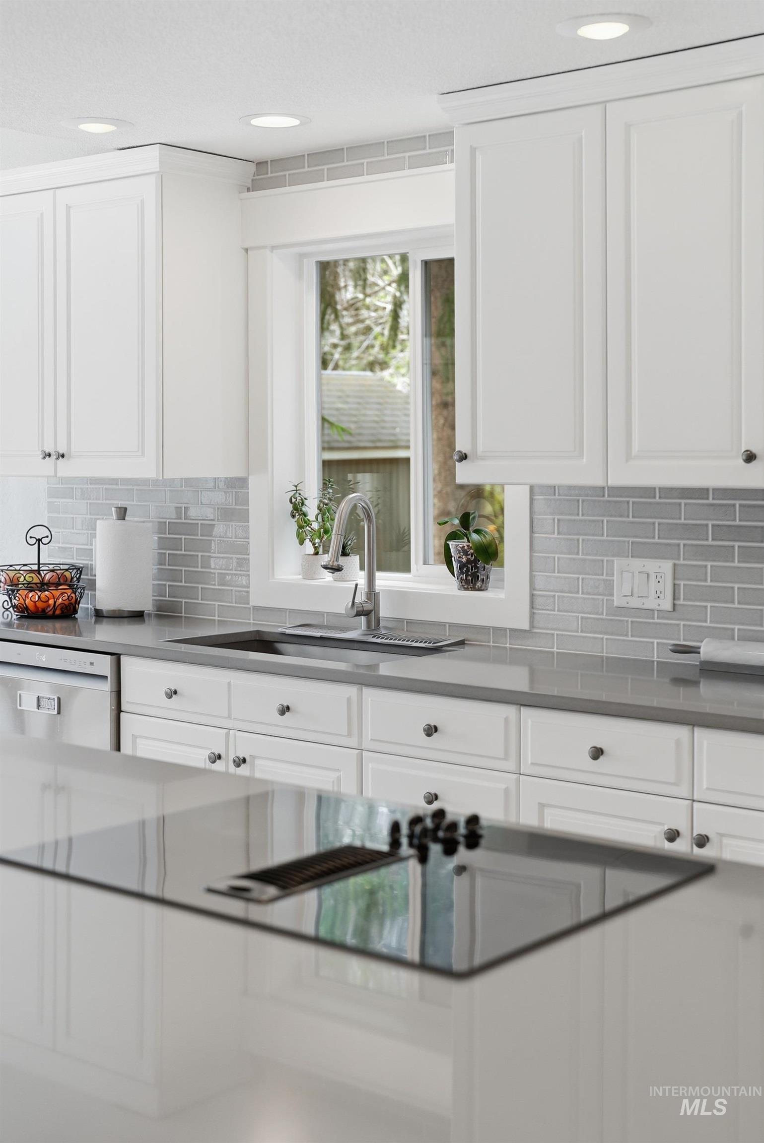 8811 Victory Rd, Boise, Idaho 83709, 5 Bedrooms, 3 Bathrooms, Residential For Sale, Price $879,900, 98980573