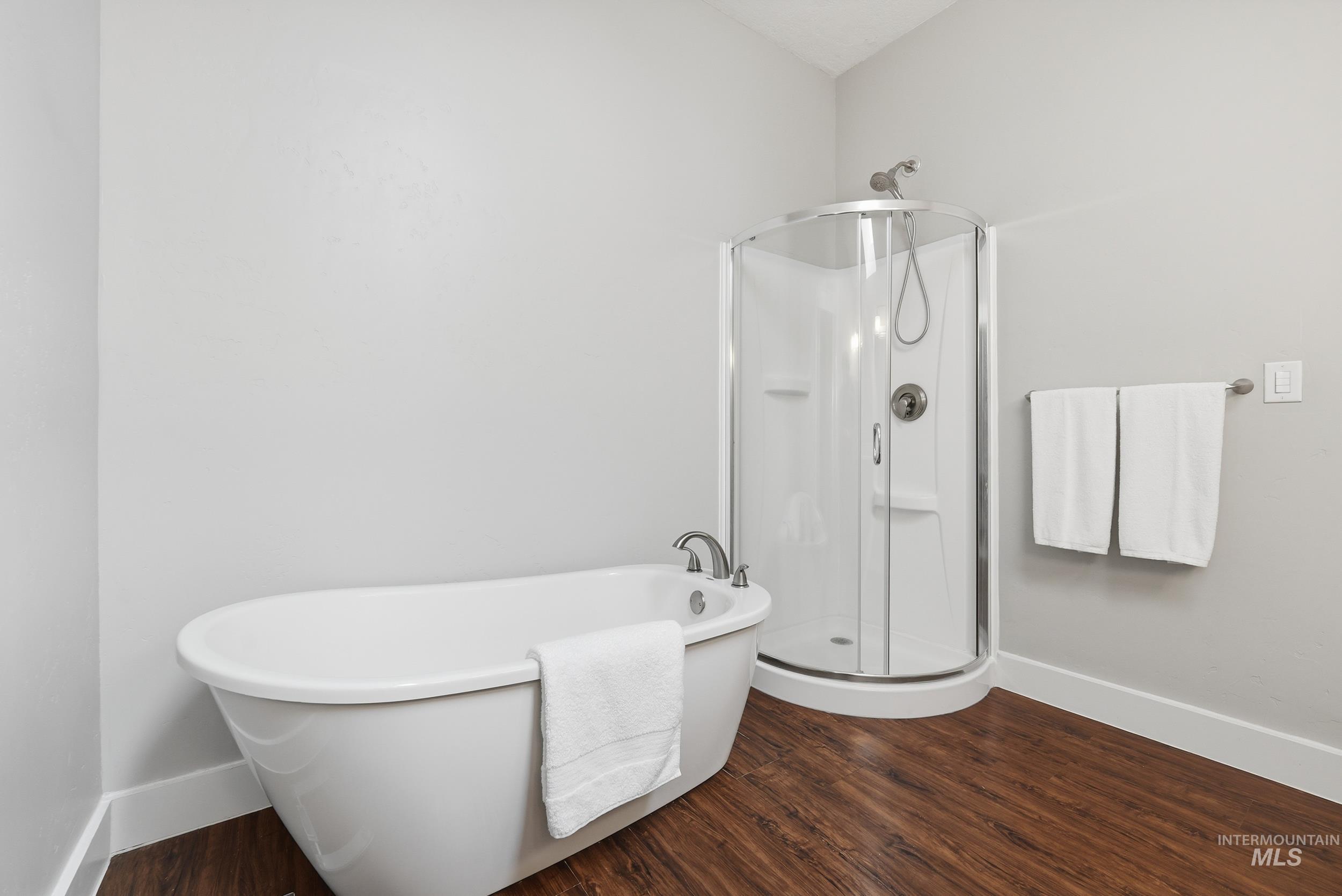 8811 Victory Rd, Boise, Idaho 83709, 5 Bedrooms, 3 Bathrooms, Residential For Sale, Price $879,900, 98980573