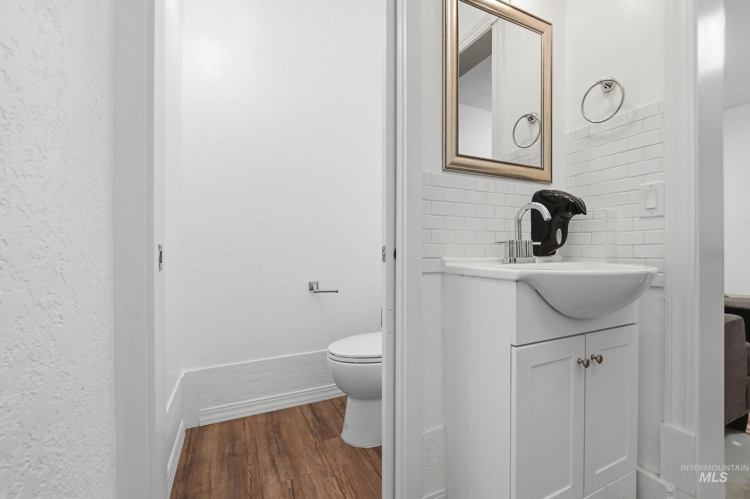 8811 Victory Rd, Boise, Idaho 83709, 5 Bedrooms, 3 Bathrooms, Residential For Sale, Price $879,900, 98980573