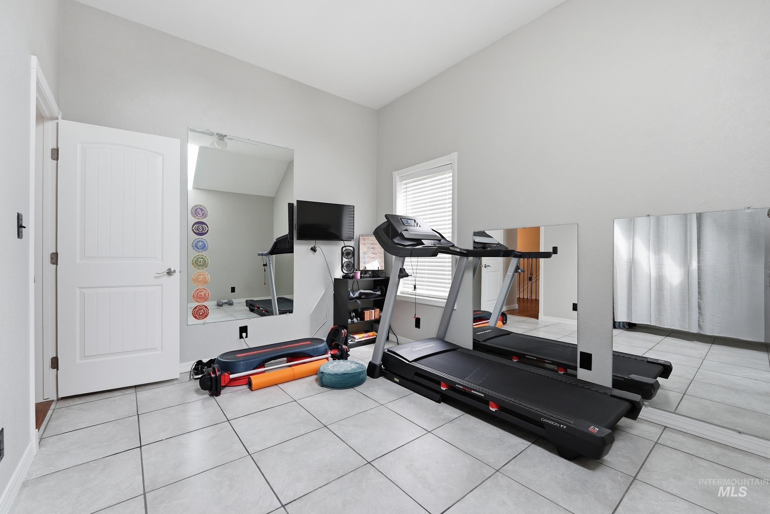 8811 Victory Rd, Boise, Idaho 83709, 5 Bedrooms, 3 Bathrooms, Residential For Sale, Price $879,900, 98980573