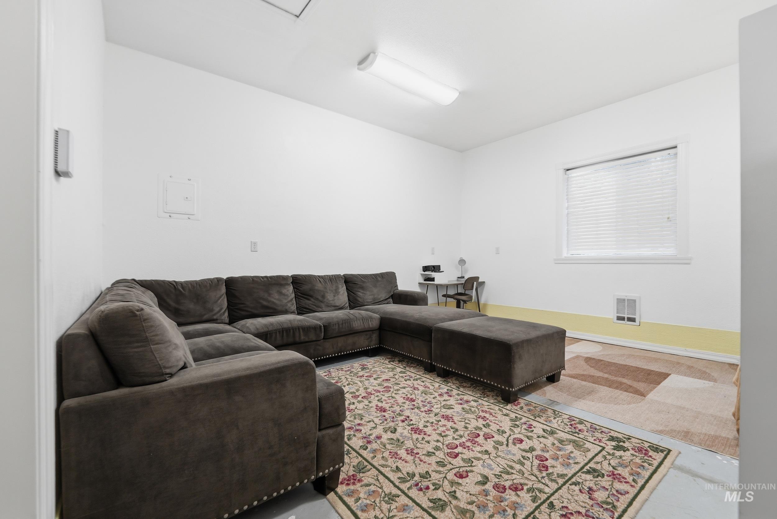 8811 Victory Rd, Boise, Idaho 83709, 5 Bedrooms, 3 Bathrooms, Residential For Sale, Price $879,900, 98980573