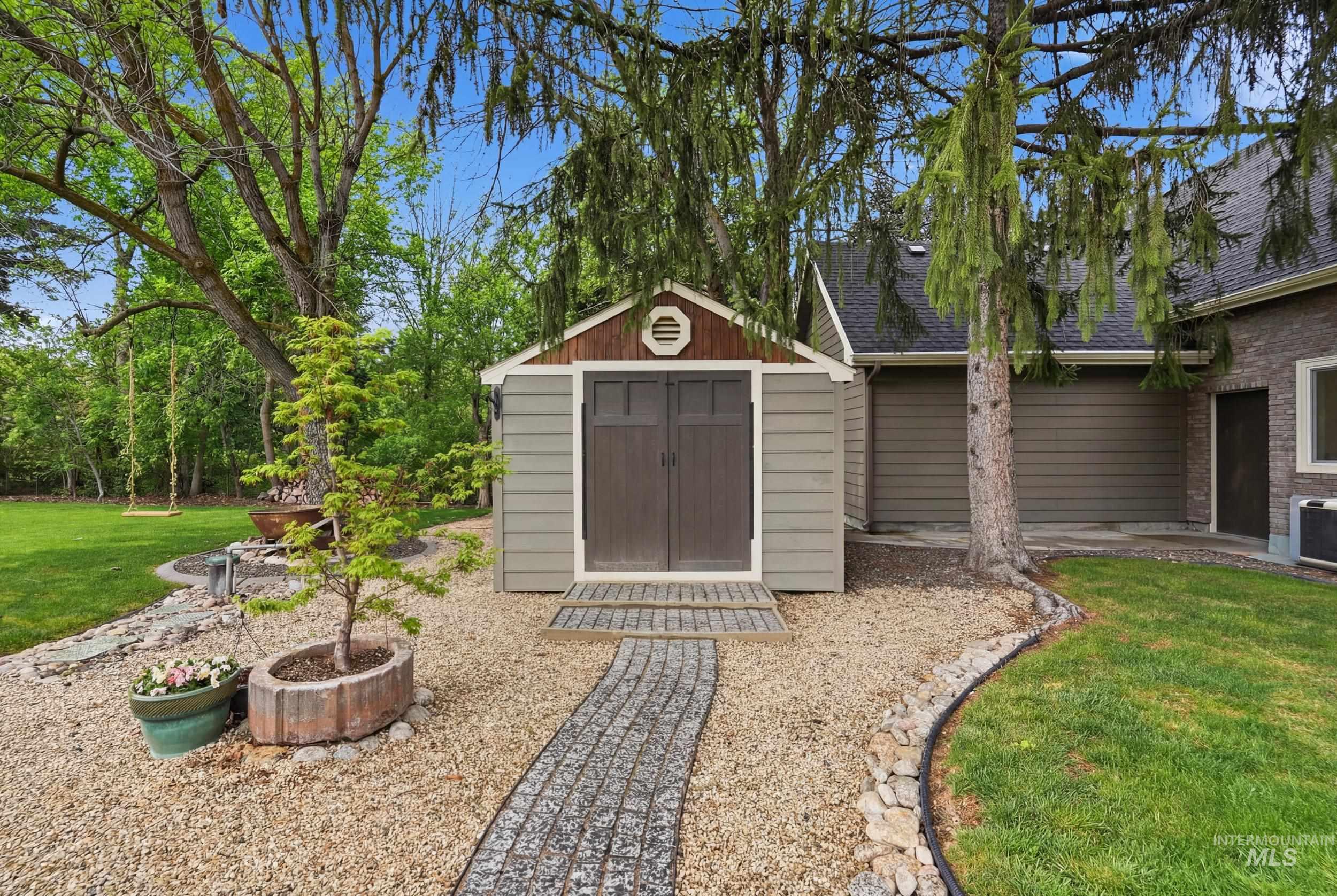 8811 Victory Rd, Boise, Idaho 83709, 5 Bedrooms, 3 Bathrooms, Residential For Sale, Price $879,900, 98980573