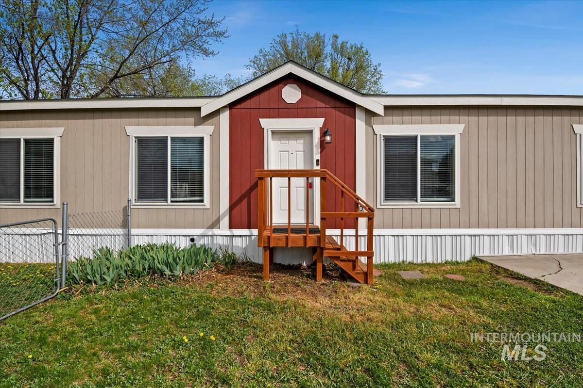 951 W Avalon St, Kuna, Idaho 83634, 3 Bedrooms, 2 Bathrooms, Residential For Sale, Price $179,000,MLS 98980578