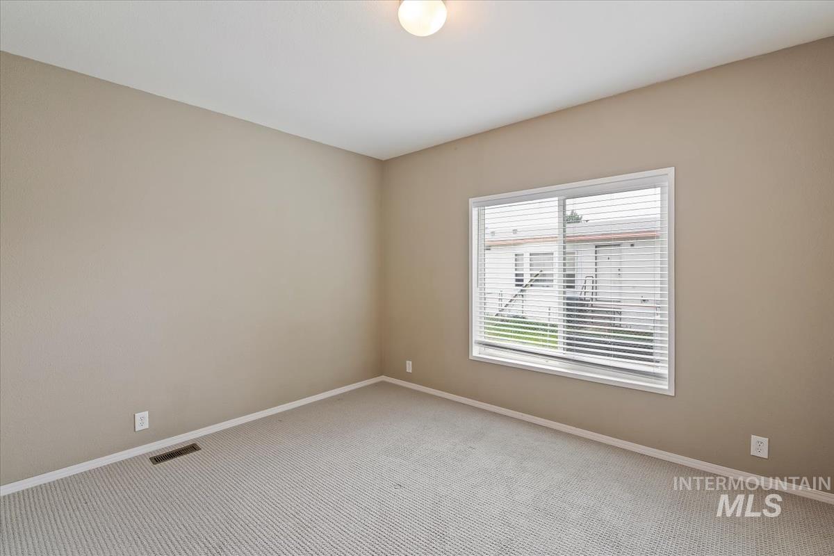 951 W Avalon St, Kuna, Idaho 83634, 3 Bedrooms, 2 Bathrooms, Residential For Sale, Price $179,000,MLS 98980578