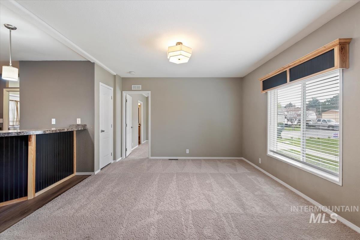 951 W Avalon St, Kuna, Idaho 83634, 3 Bedrooms, 2 Bathrooms, Residential For Sale, Price $179,000,MLS 98980578